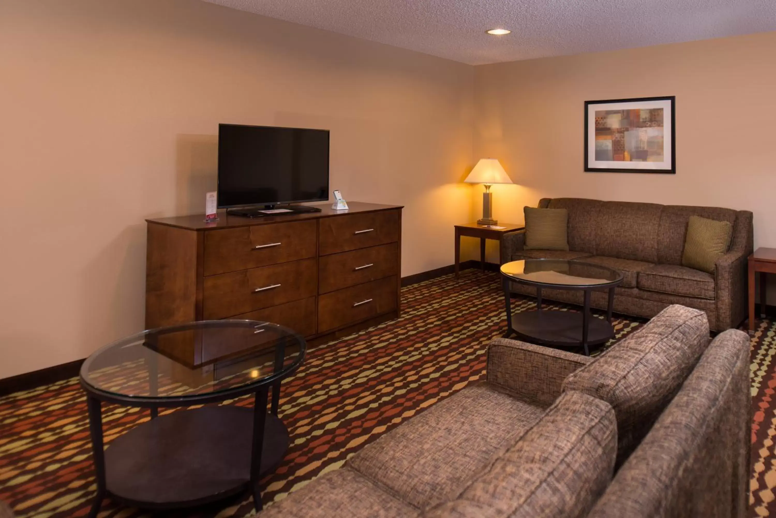 Deluxe Suite in Best Western Ambassador Inn & Suites