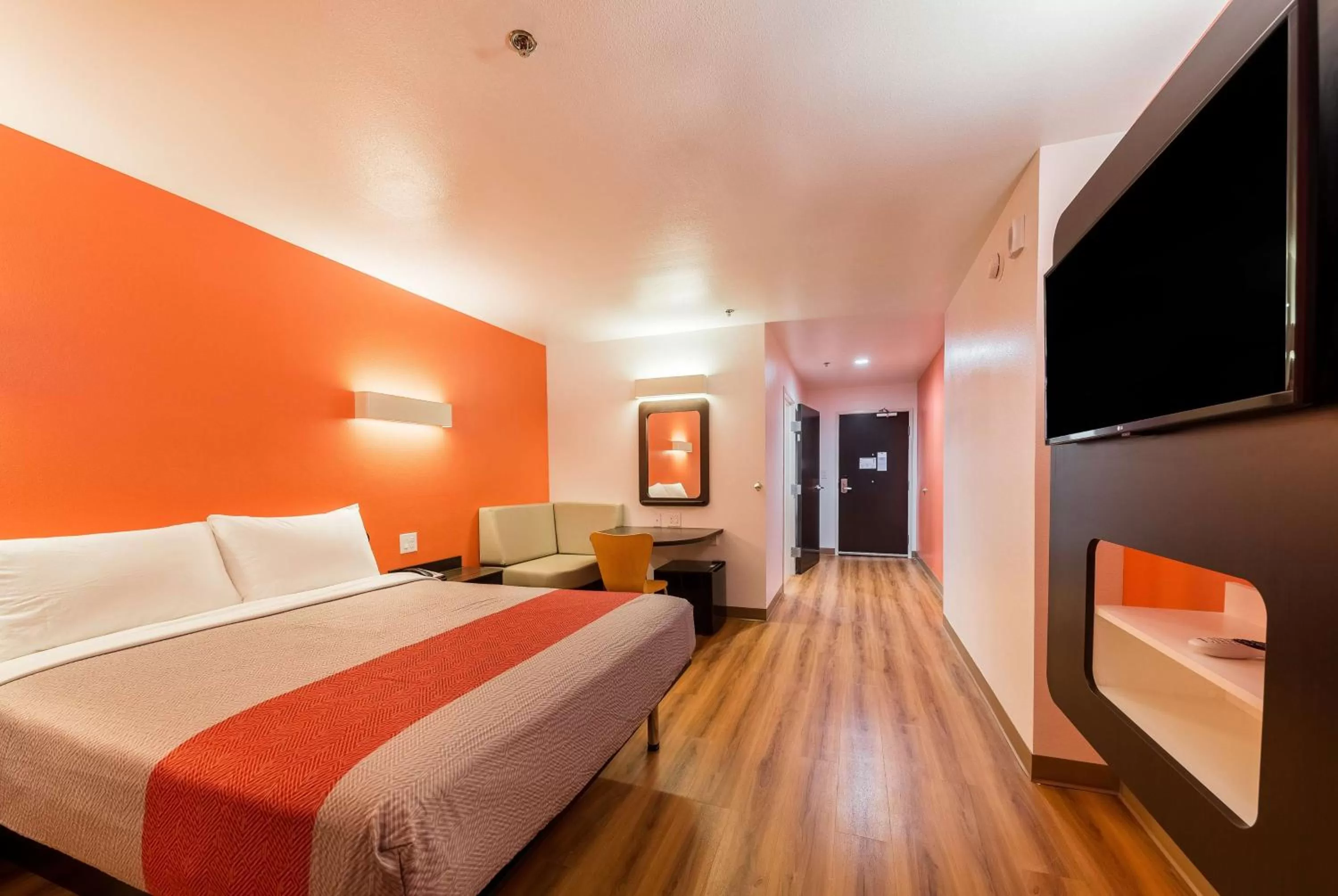 Photo of the whole room, Bed in Motel 6 Fort Worth, TX - North - Saginaw