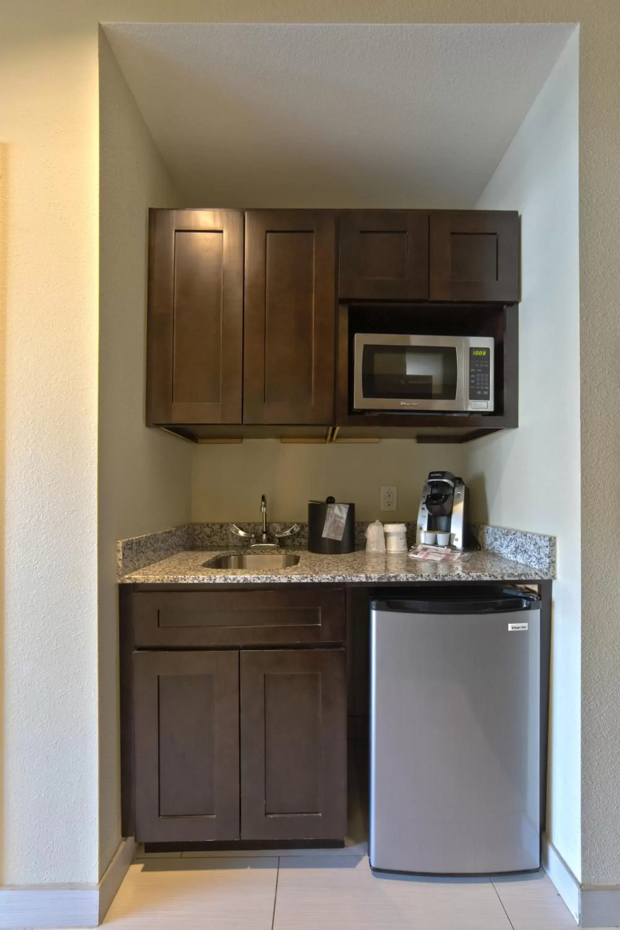 Kitchen/Kitchenette in Holiday Inn Hotel & Suites Northwest San Antonio, an IHG Hotel