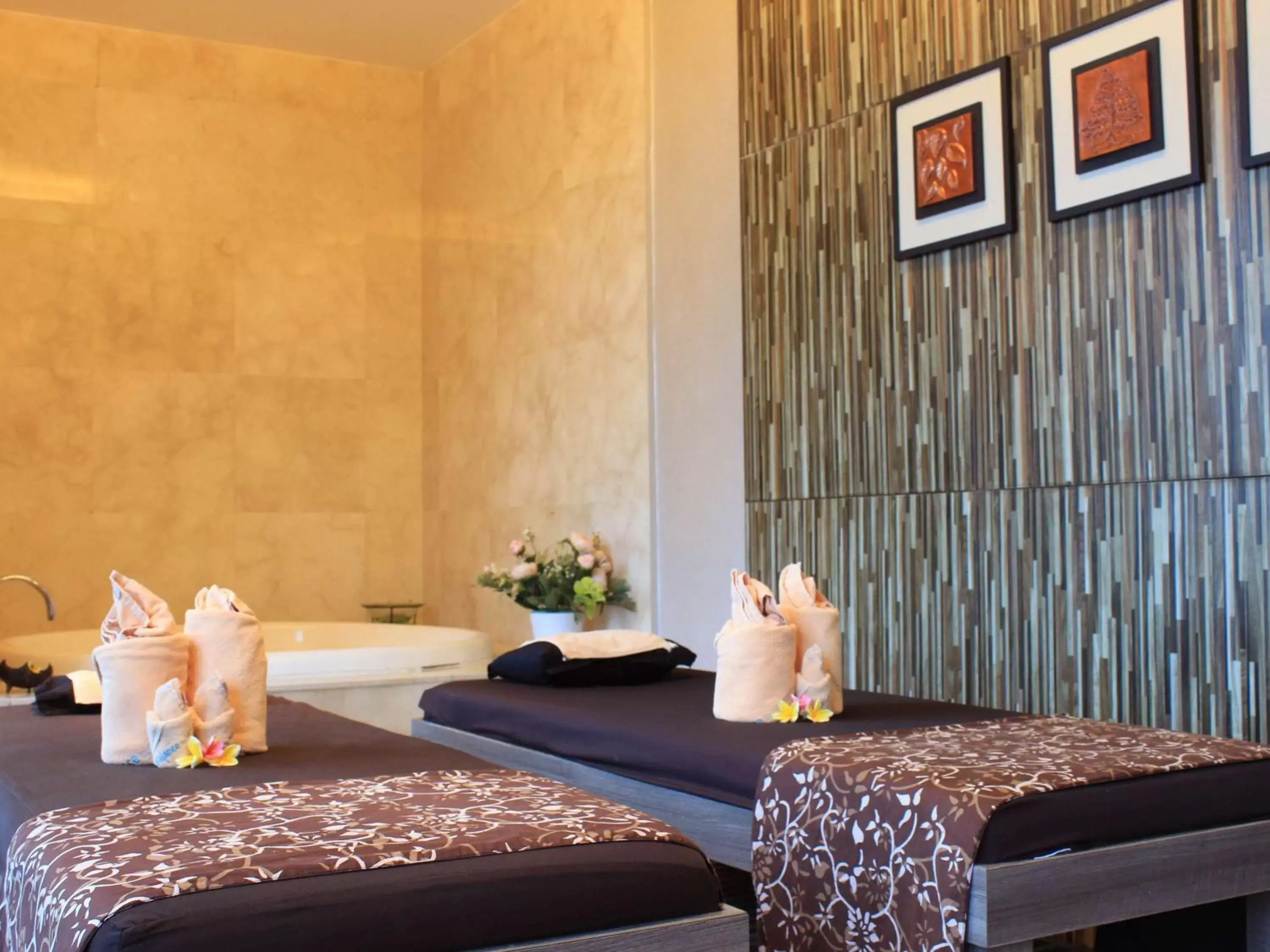 Spa and wellness centre/facilities, Bed in Novotel Bangka Hotel & Convention Center