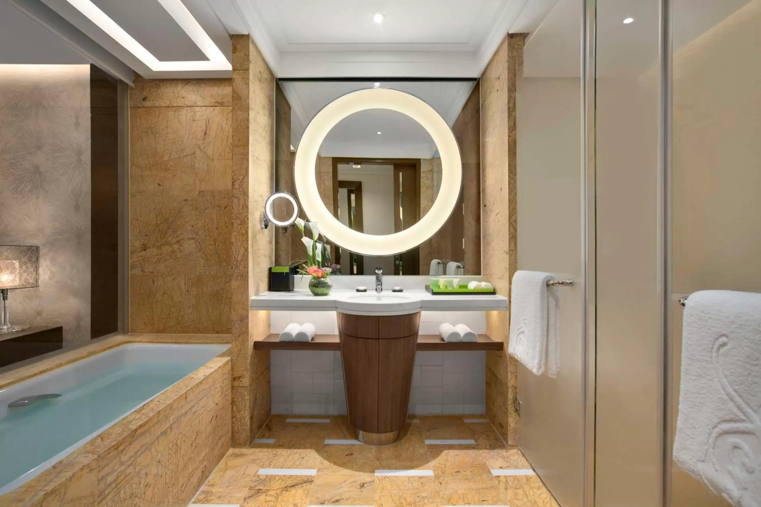 Golfcourse, Bathroom in Kempinski Hotel Chongqing