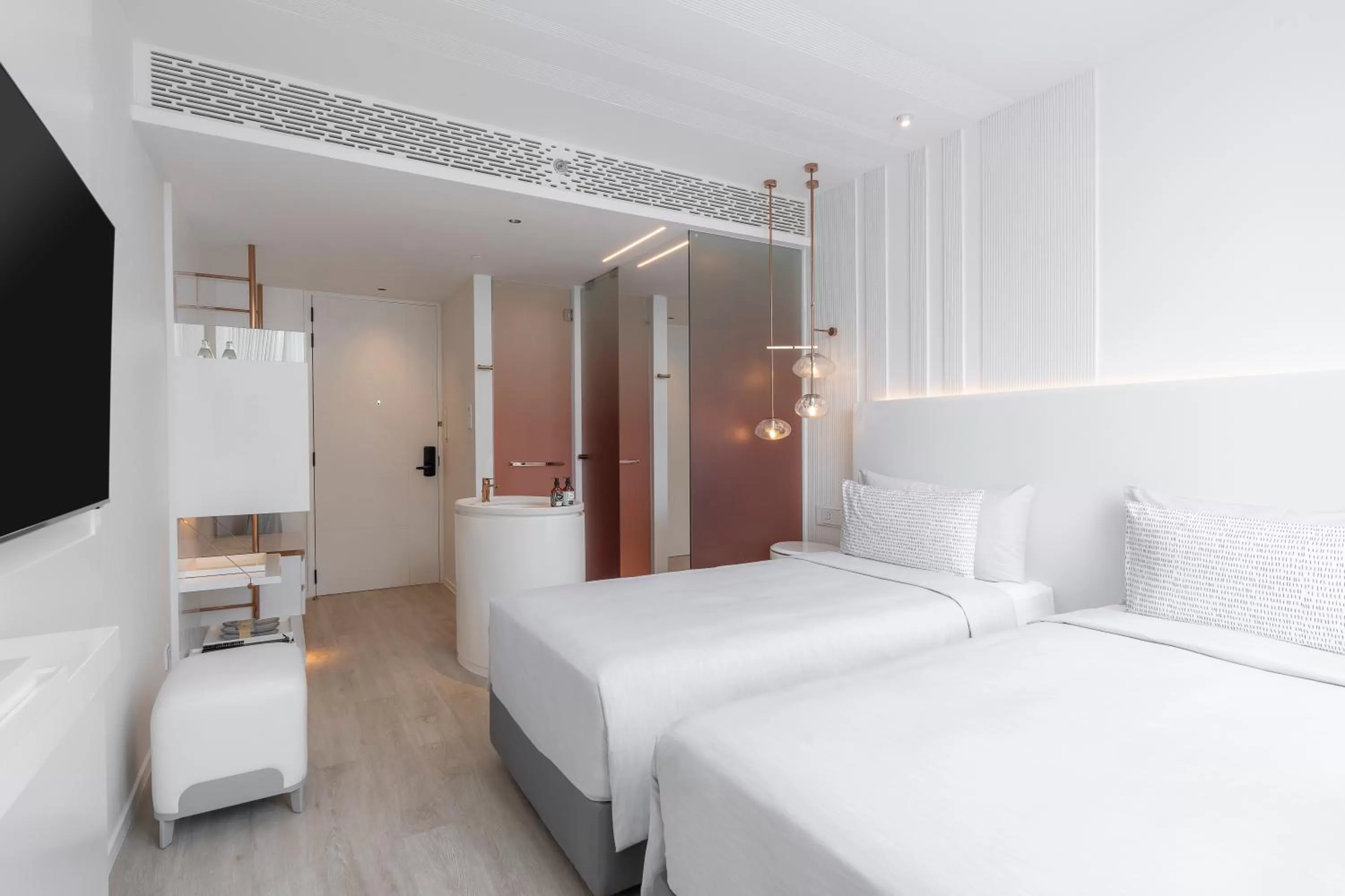 Photo of the whole room, Bed in INNSiDE by Meliá Bangkok Sukhumvit