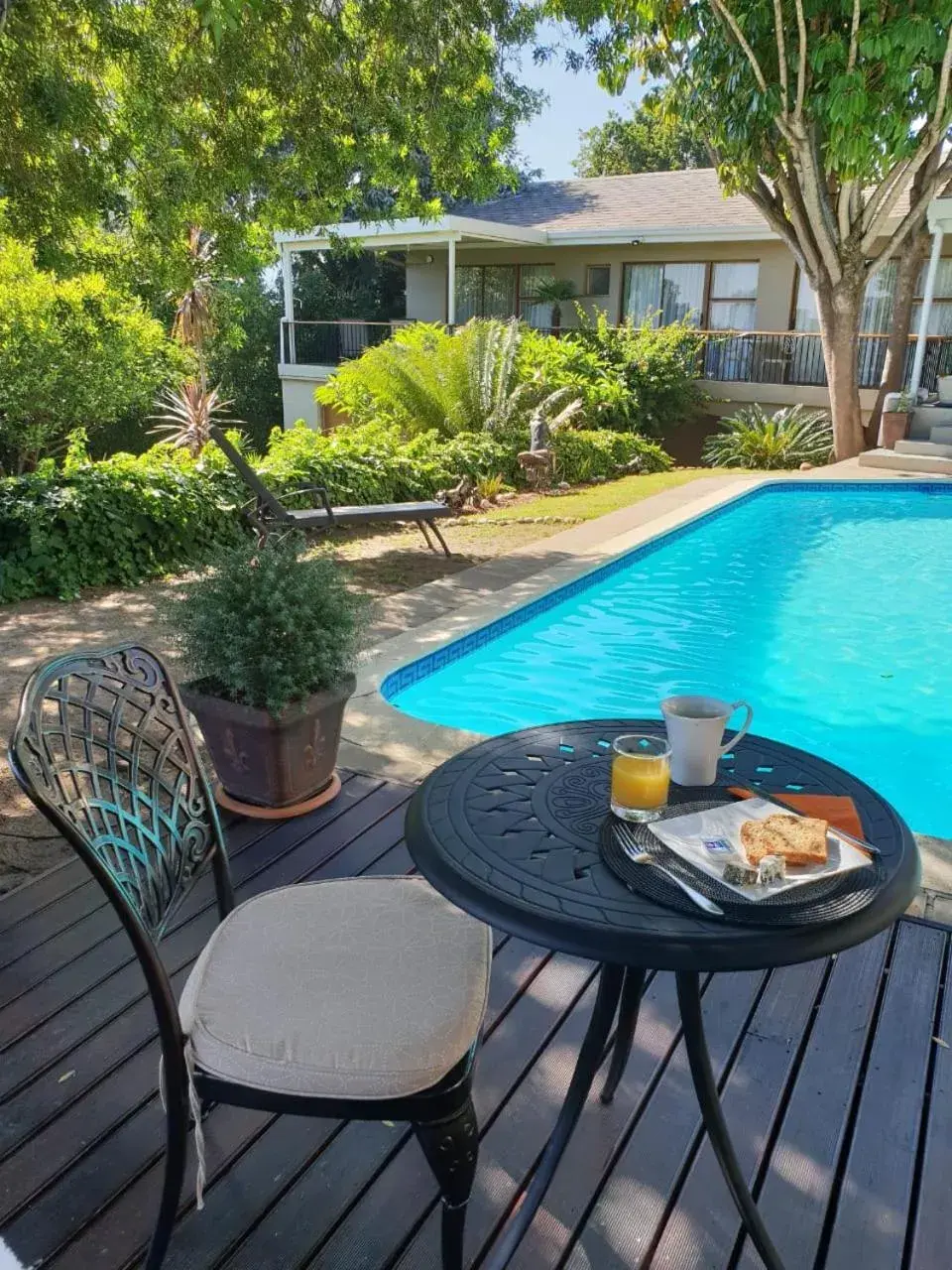 Swimming Pool in De Wingerd Wijnland Lodge