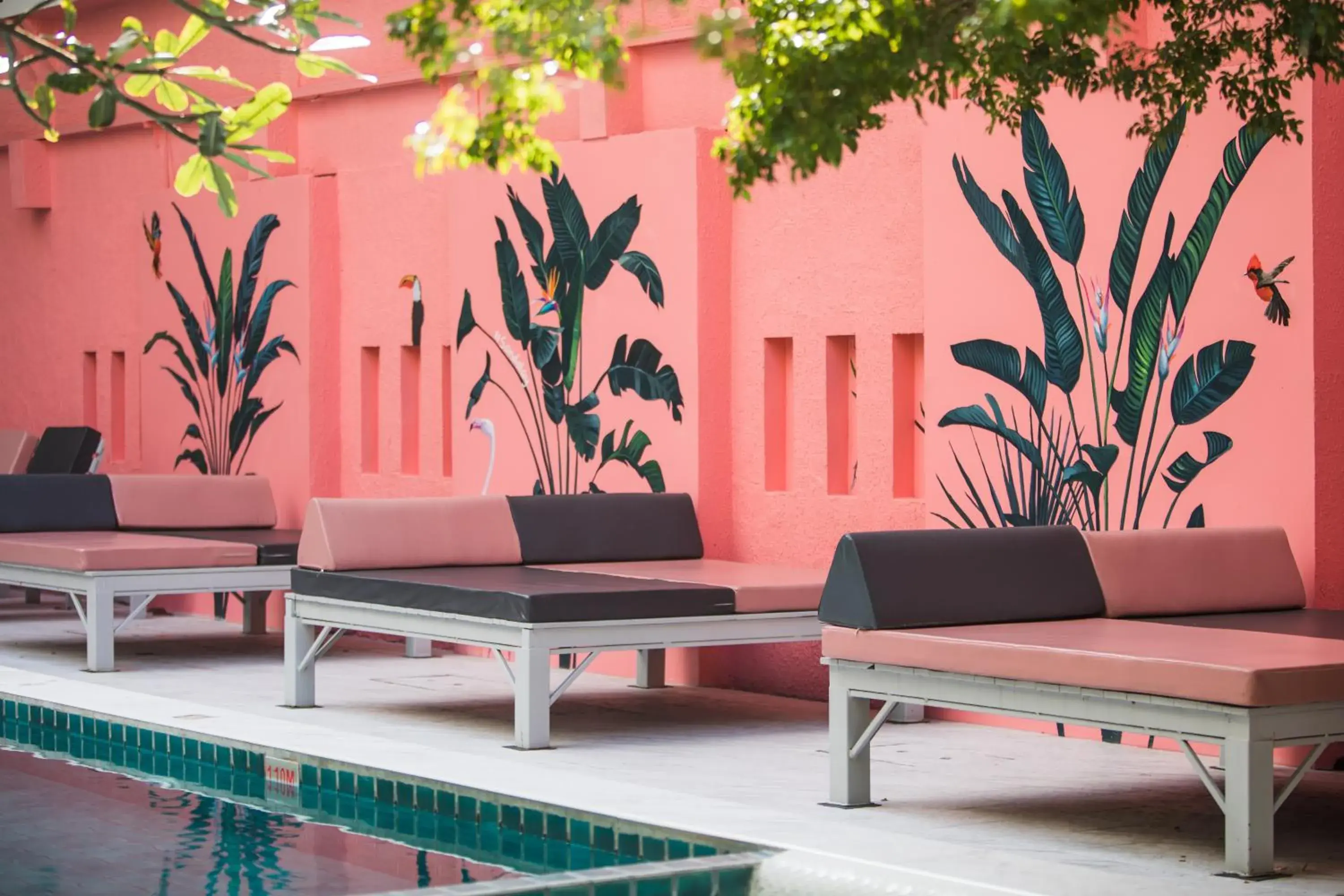 Swimming pool, Seating Area in Sandalay Resort Pattaya