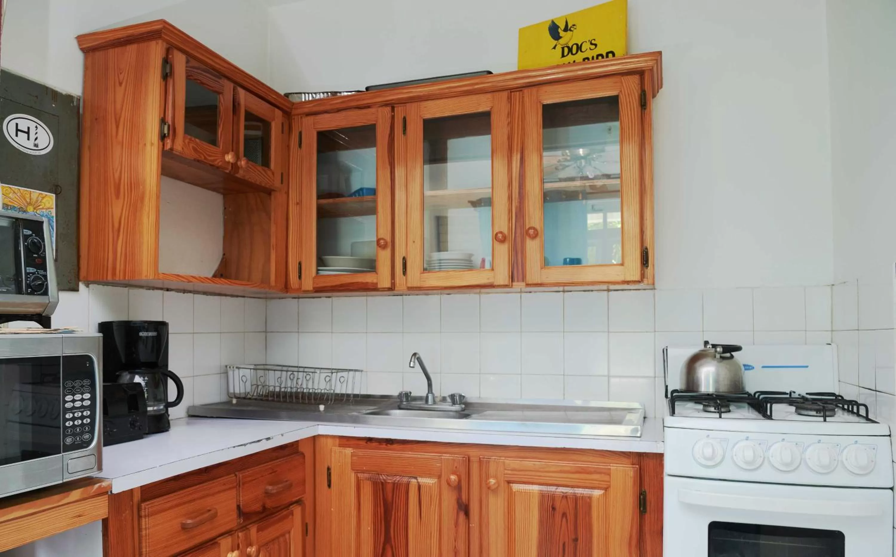 Kitchen or kitchenette in Yellow Bird Sea