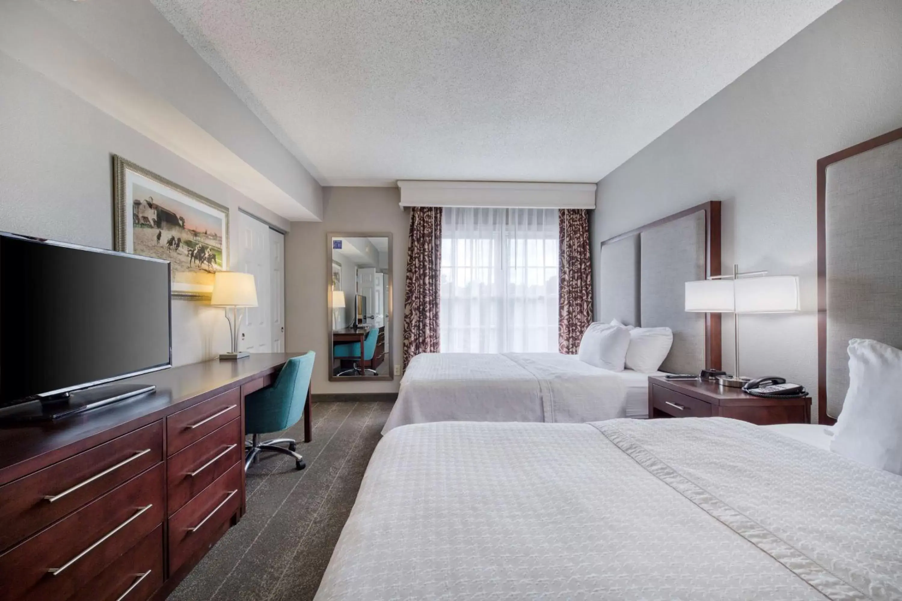 Bedroom, TV/Entertainment Center in Homewood Suites by Hilton Olmsted Village