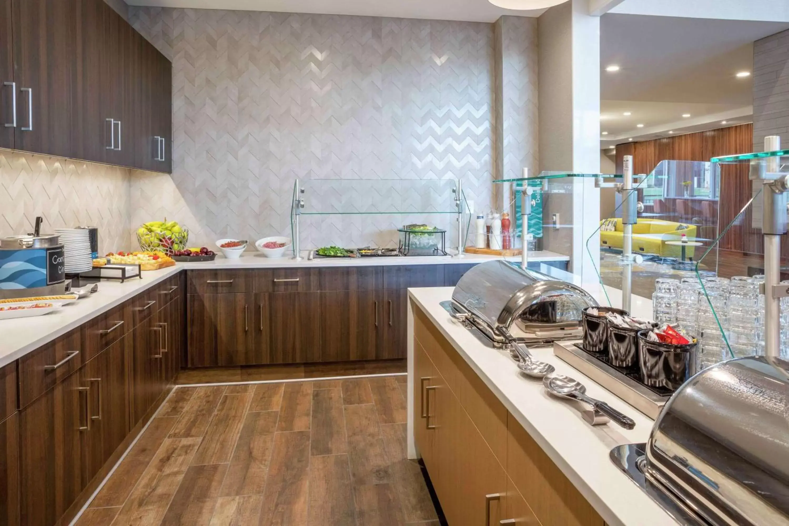 Restaurant/places to eat, Kitchen/Kitchenette in Homewood Suites By Hilton Edina Minneapolis