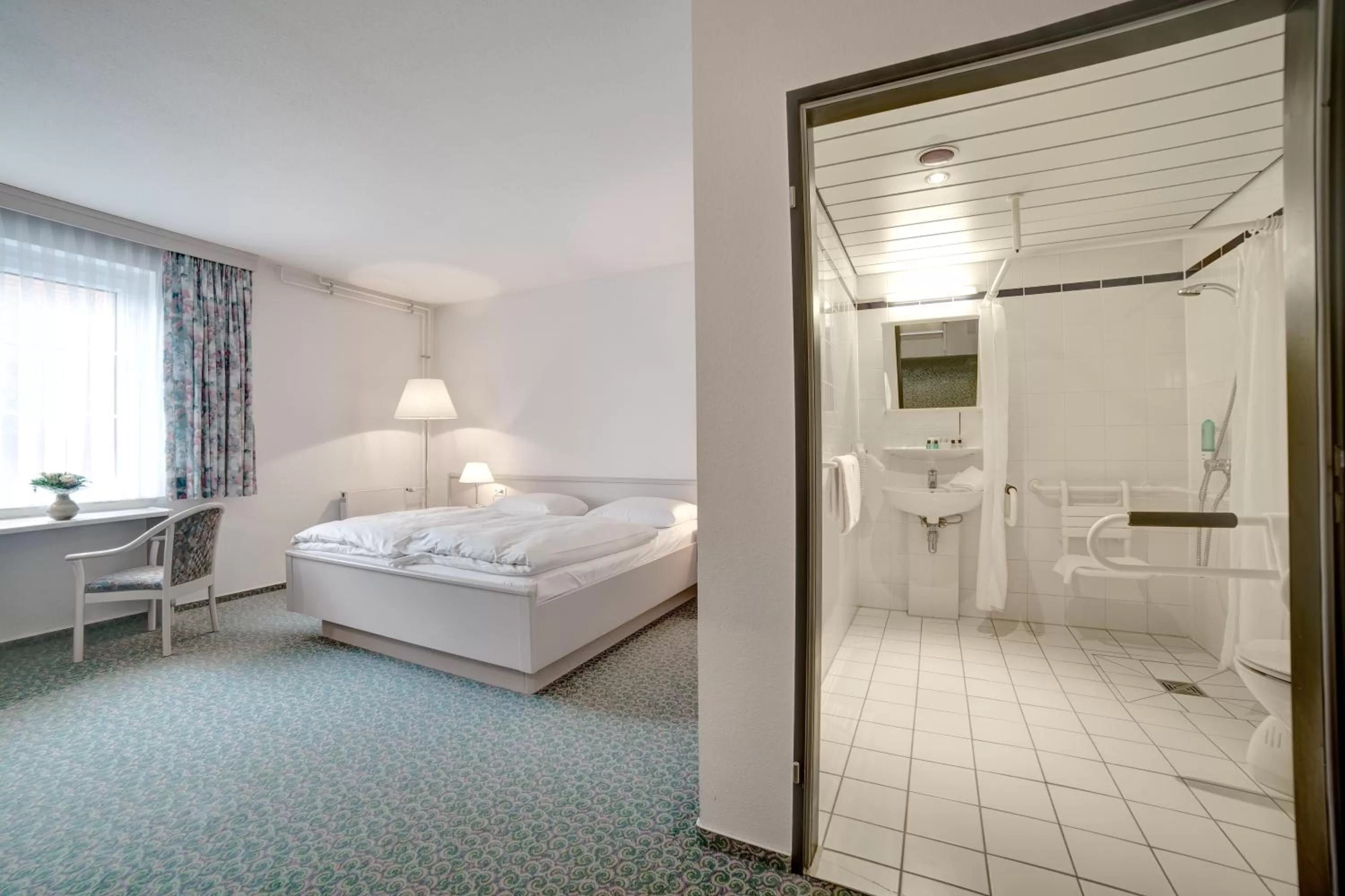 Facility for disabled guests, Bed in Van der Valk Landhotel Spornitz