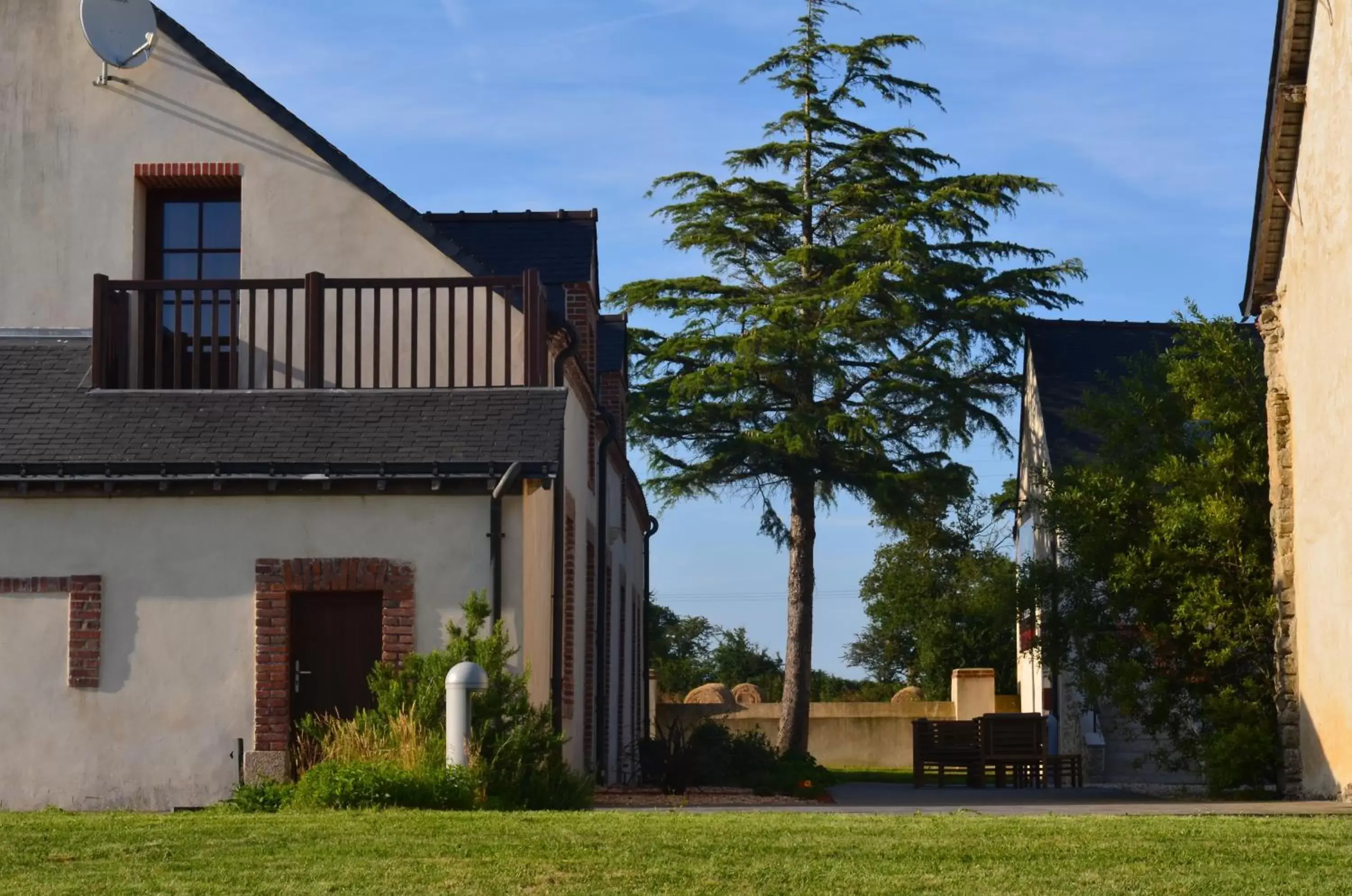 Property Building in La Ferme Du Blanchot