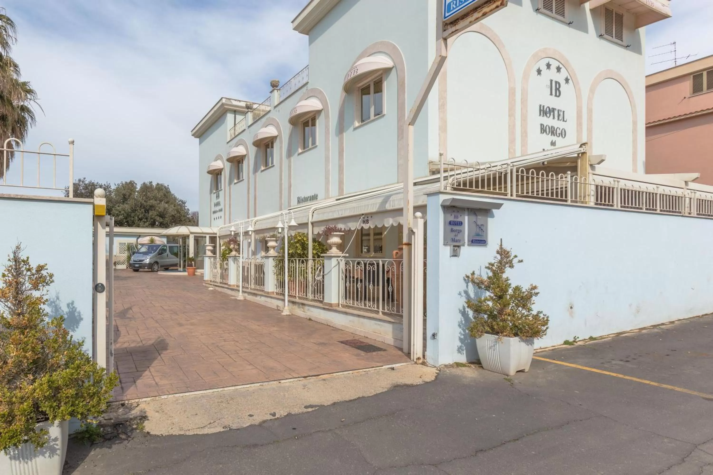 Property building in Hotel Borgo Del Mare