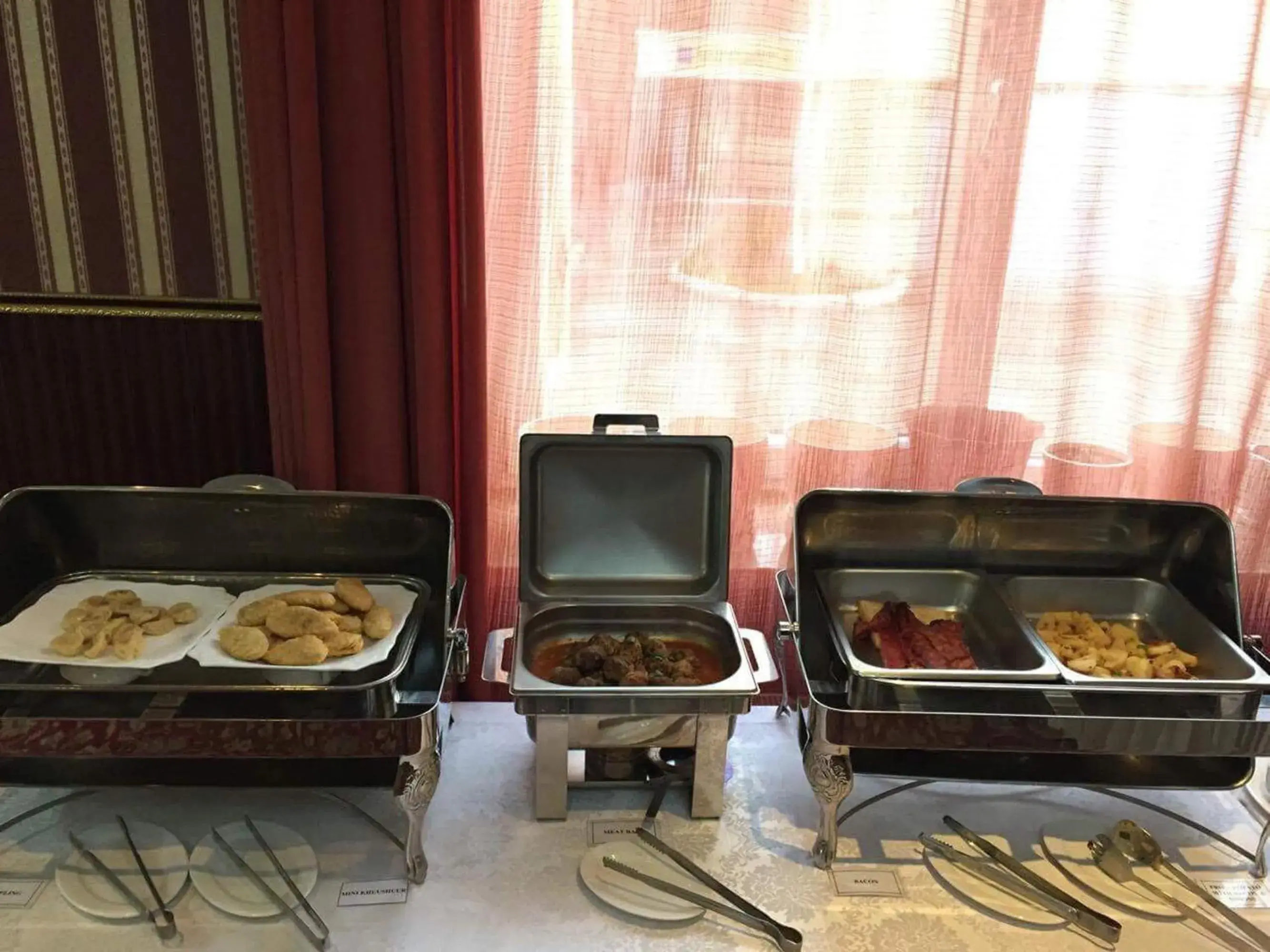 Buffet breakfast in Springs Hotel
