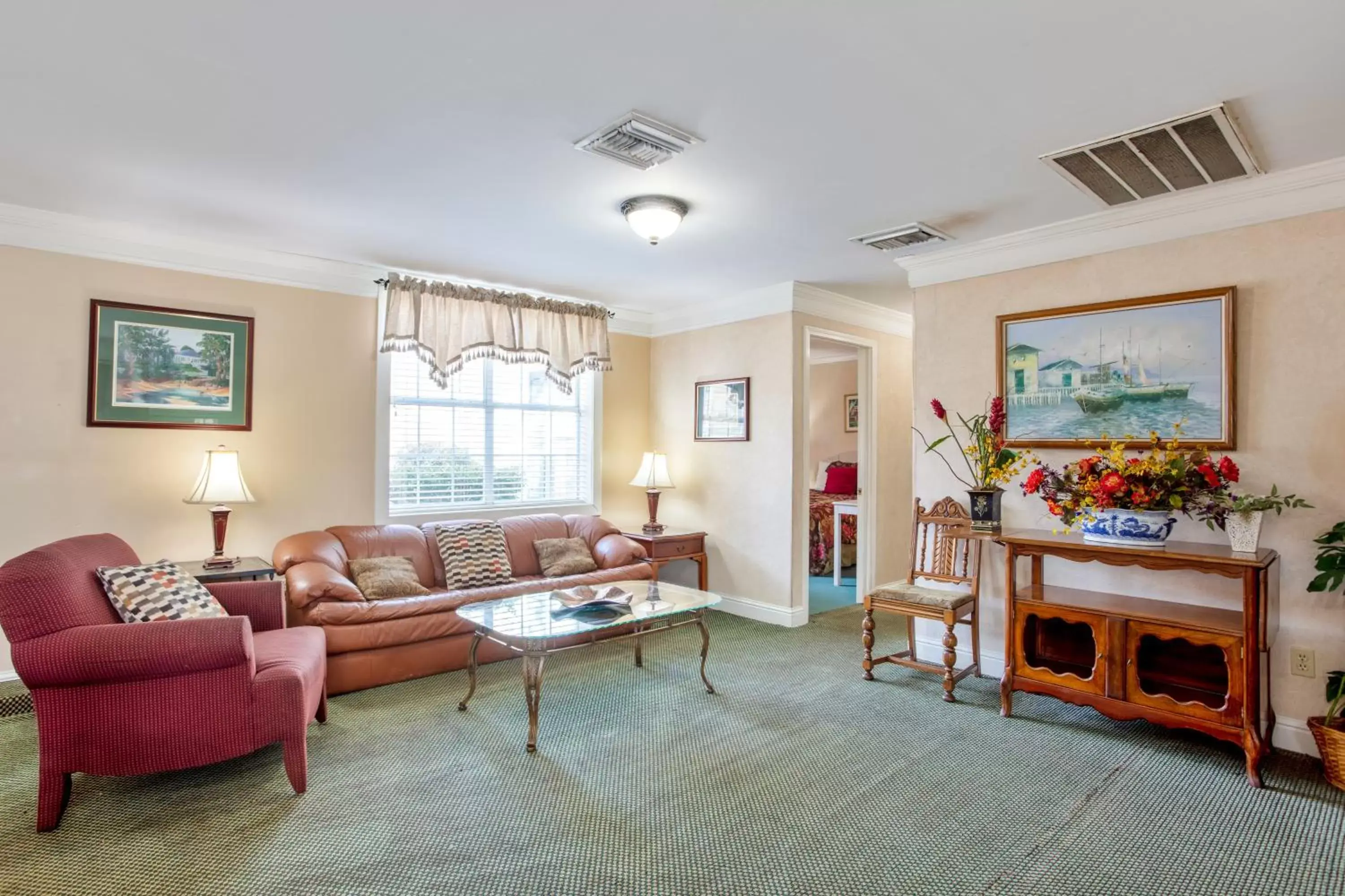 Seating Area in Edgewater Inn - Biloxi Beach