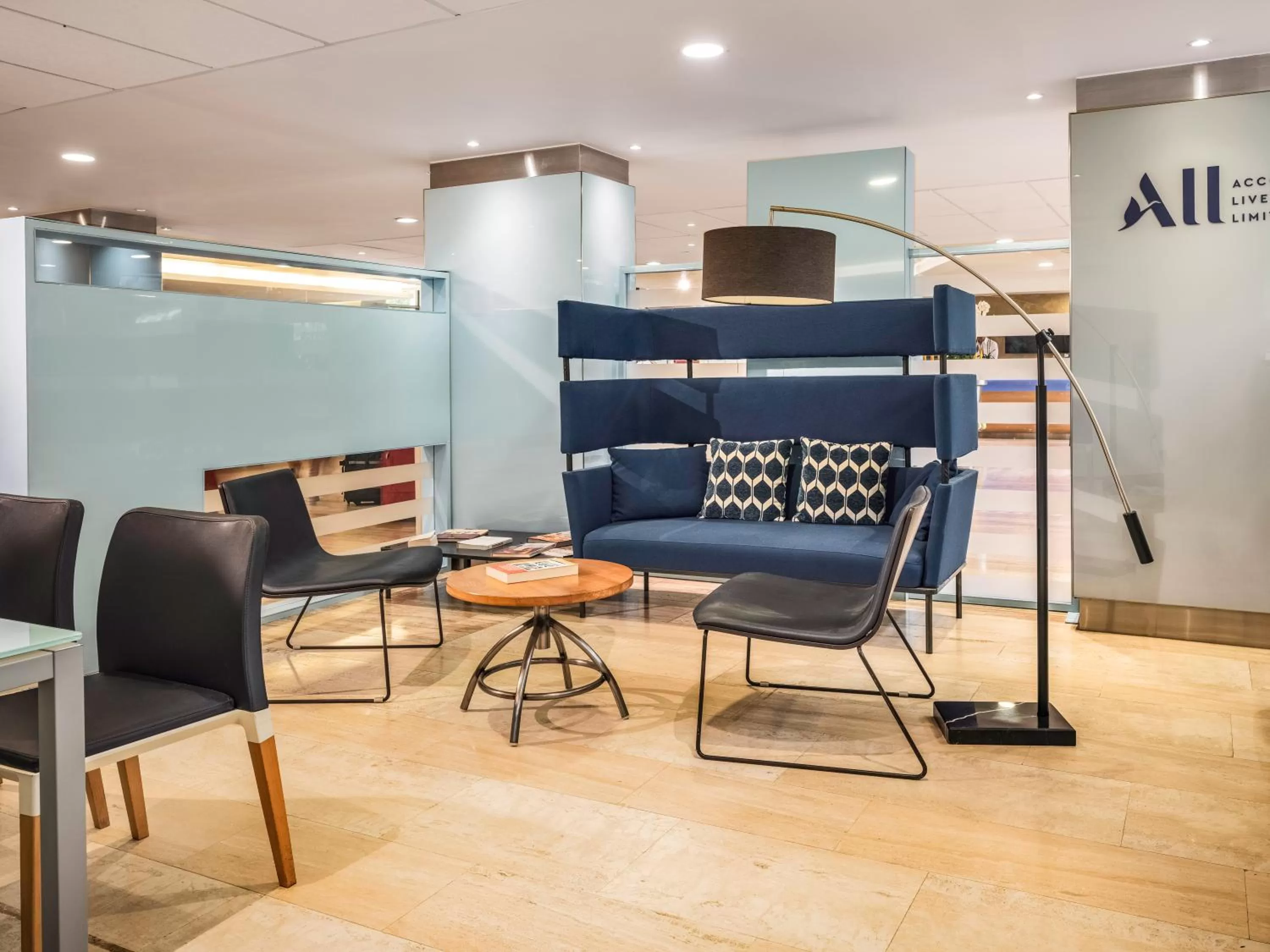 Lobby or reception in Mercure Paris Centre Tour Eiffel