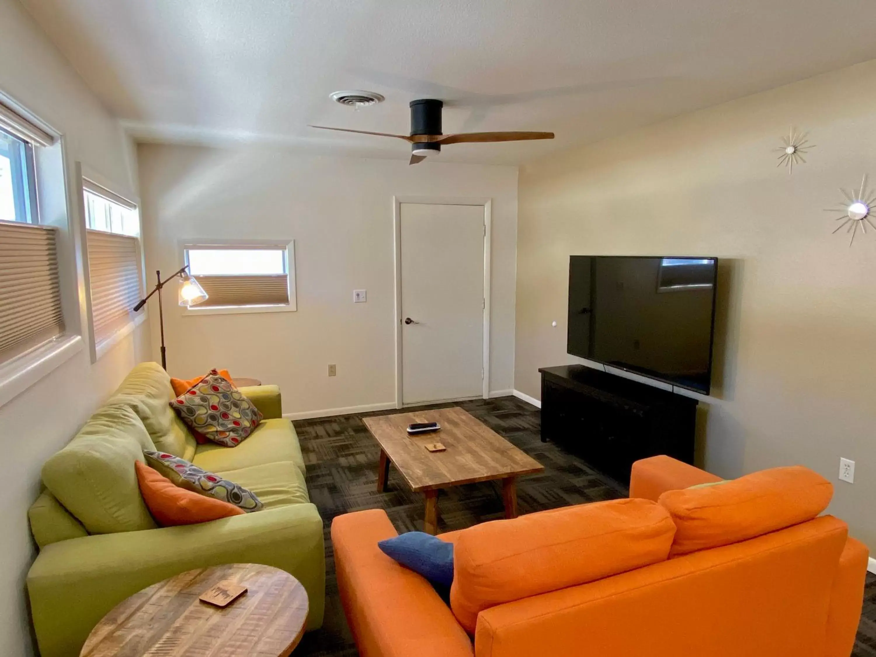 TV and multimedia, Seating Area in Greybull Motel