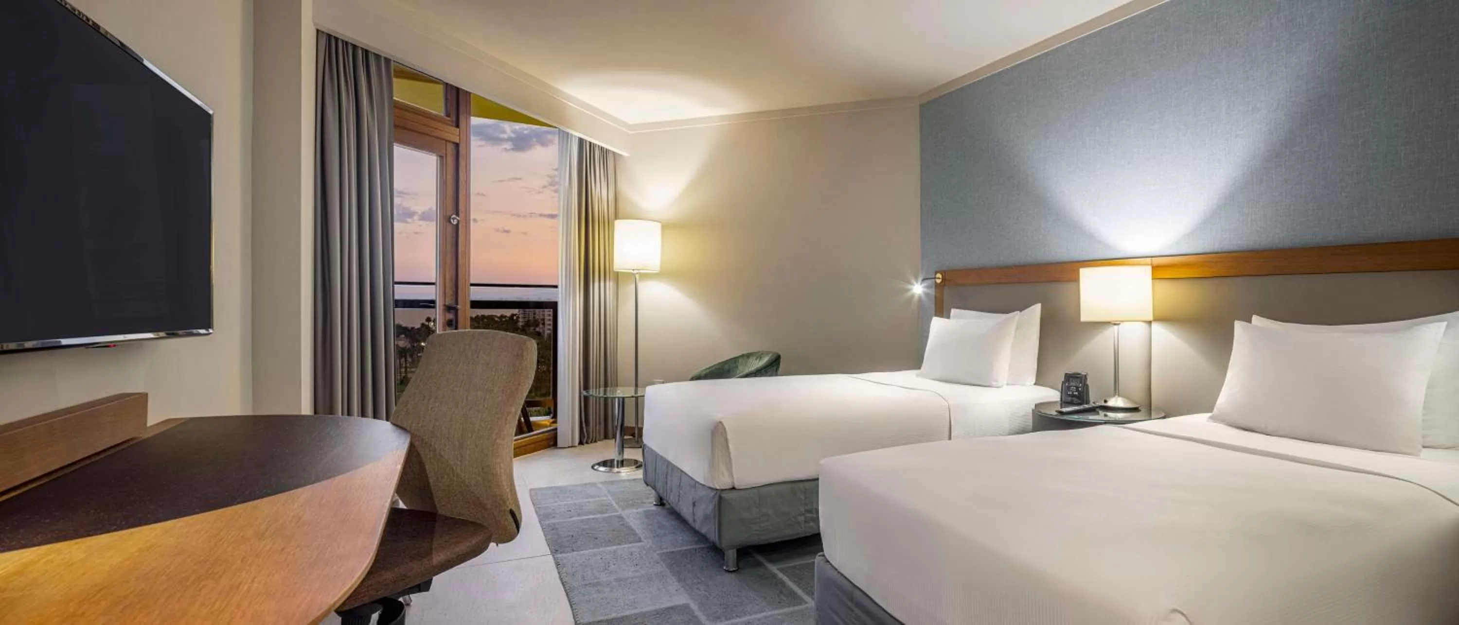 Deluxe Twin Room with Sea View in Mersin HiltonSA