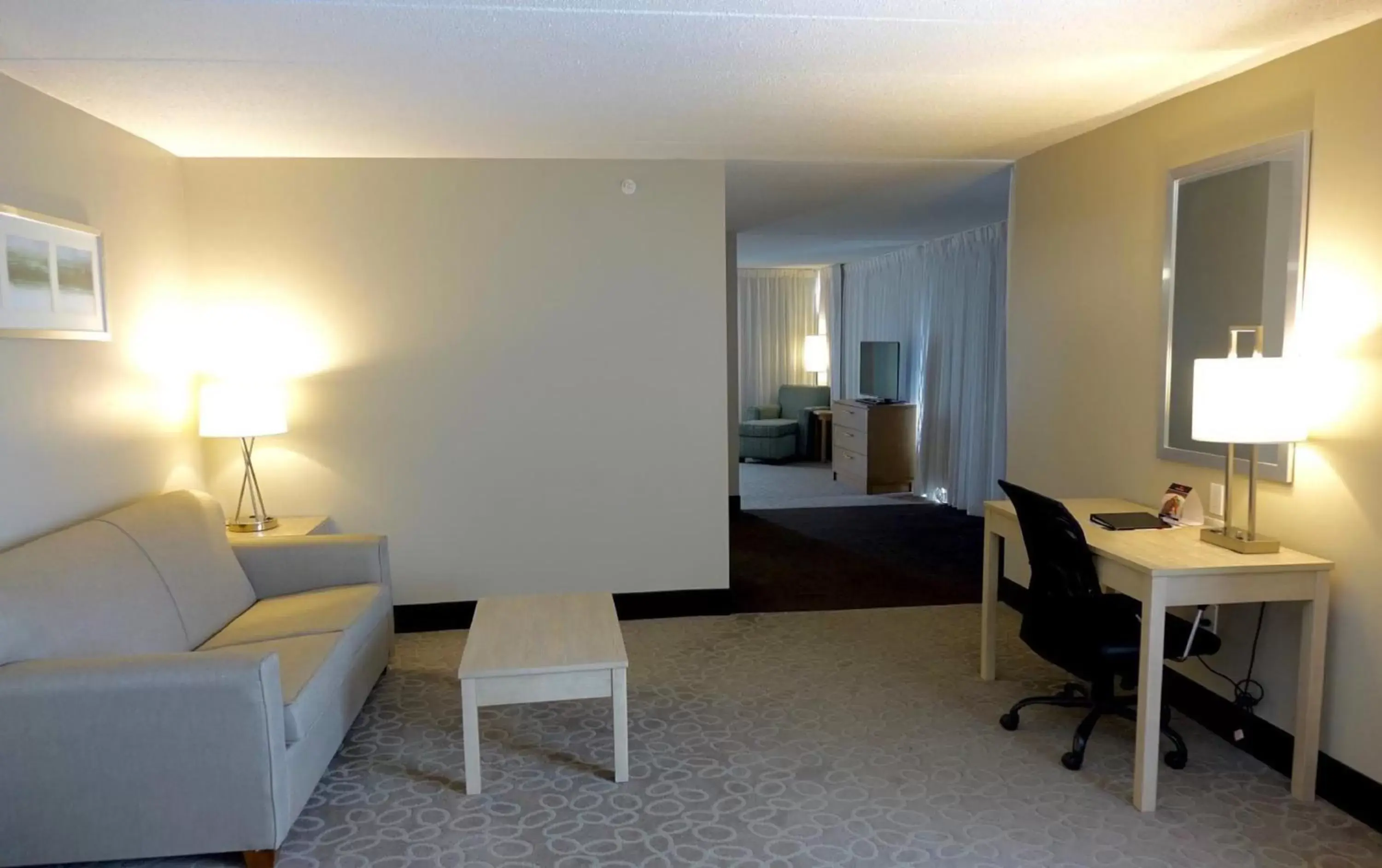 Photo of the whole room, Seating Area in Holiday Inn Express & Suites Oshawa Downtown - Toronto Area, an IHG Hotel