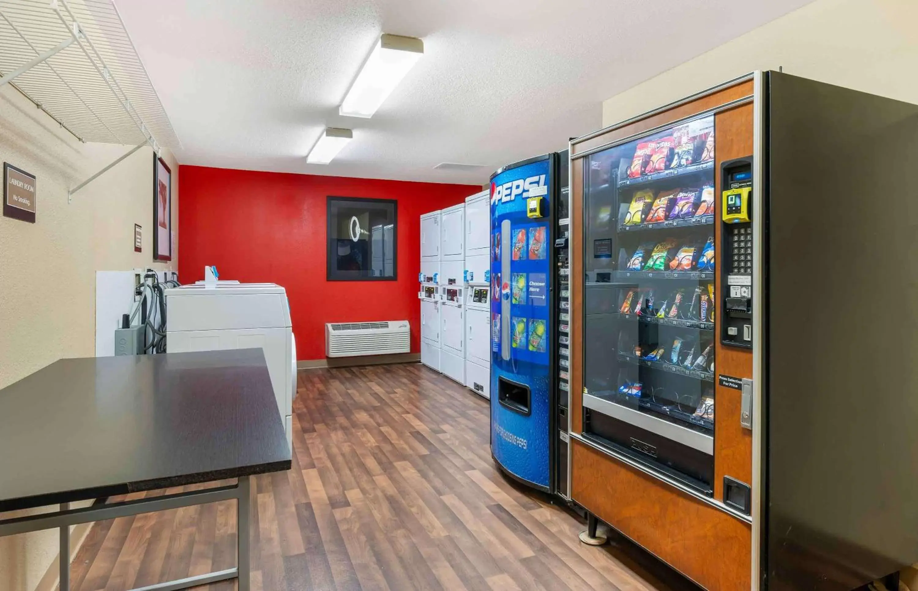 Property building in Extended Stay America Suites - Cincinnati - Florence - Turfway Rd Property building in Extended Stay America Suites - Cincinnati - Florence - Turfway Rd