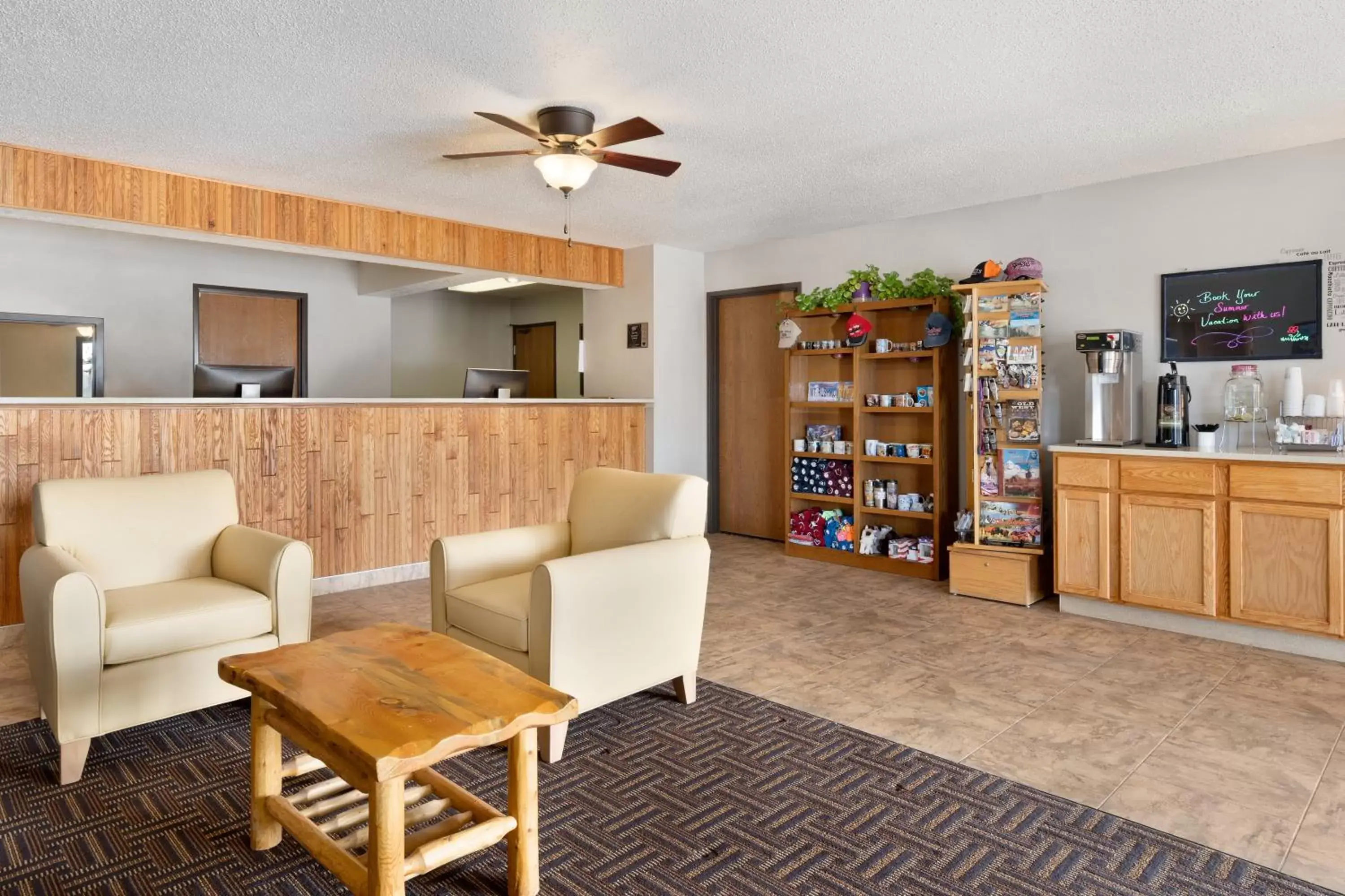 Lobby or reception in Super 8 by Wyndham Custer/Crazy Horse Area