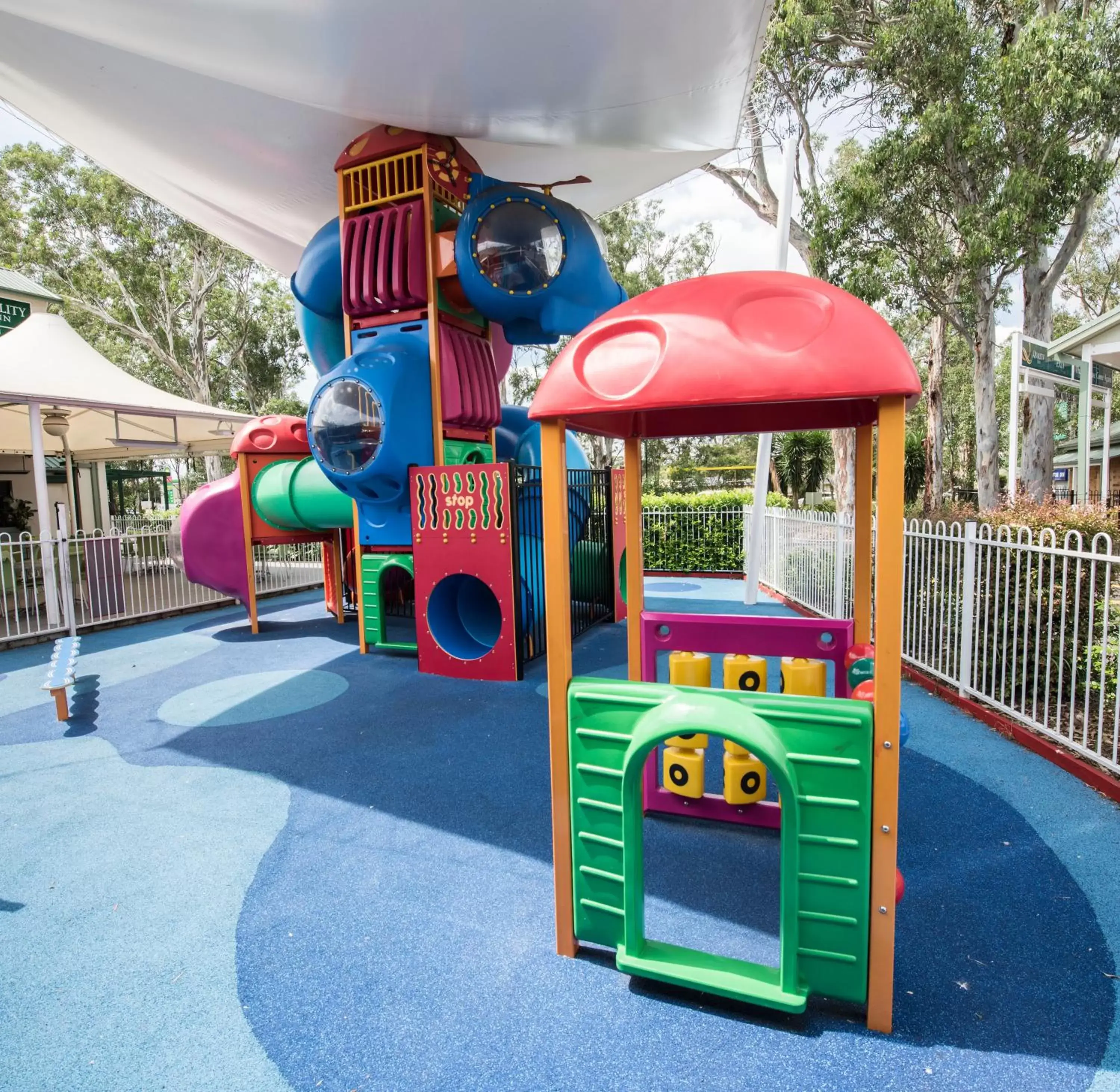 Breakfast, Children's Play Area in Quality Inn Penrith Sydney