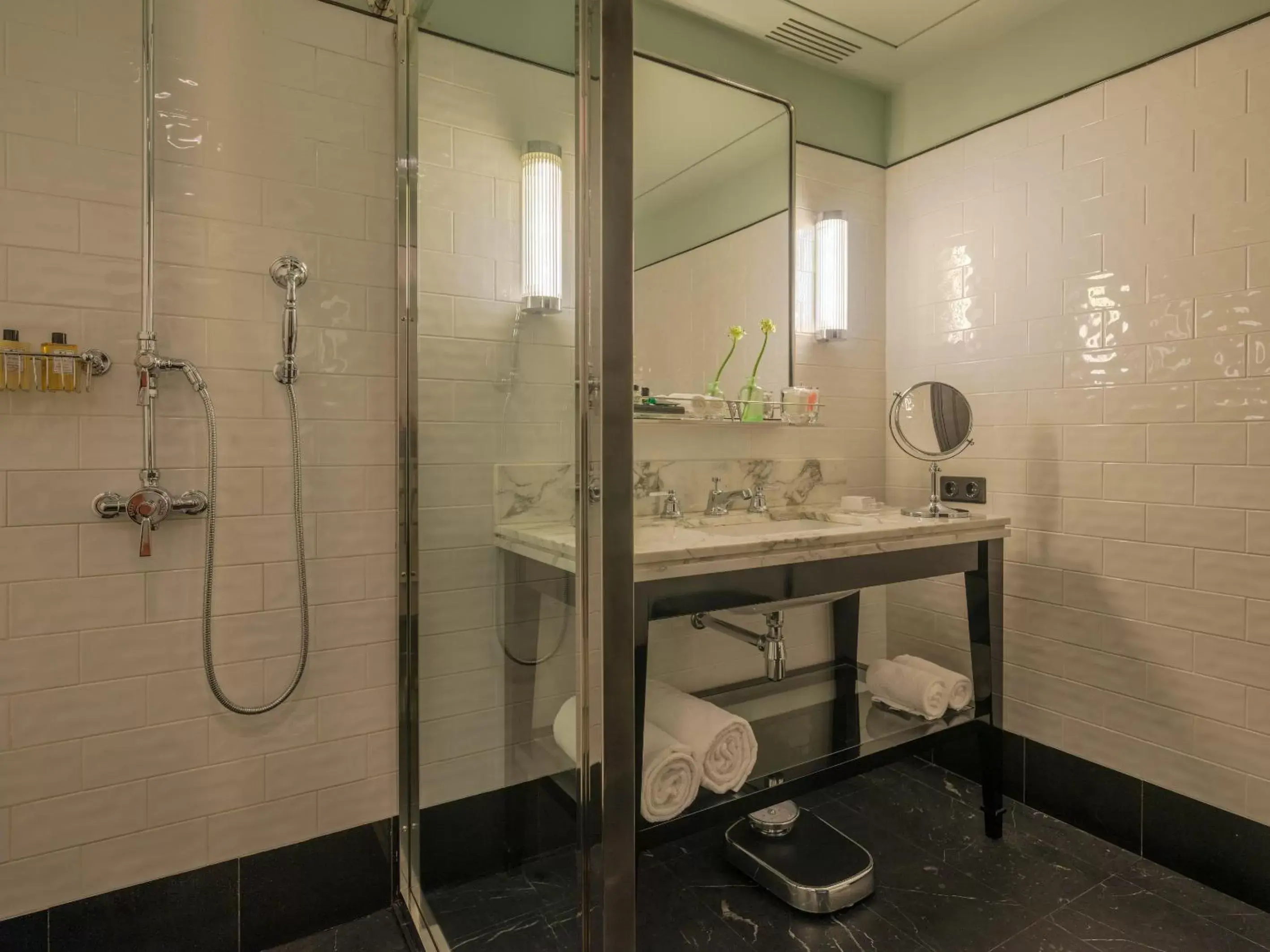 Shower, Bathroom in Wittmore Hotel - Adults Only