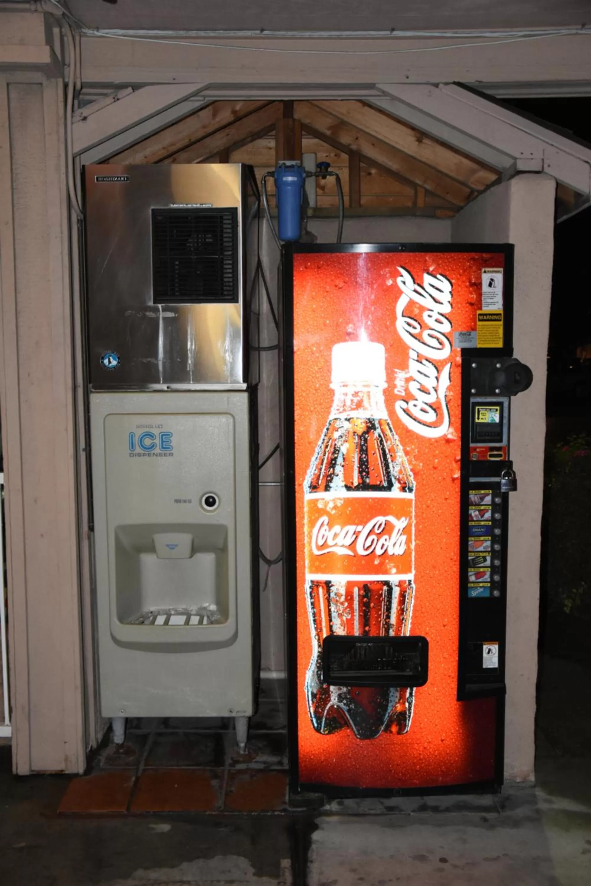 Food and drinks in Howard Johnson by Wyndham Salinas