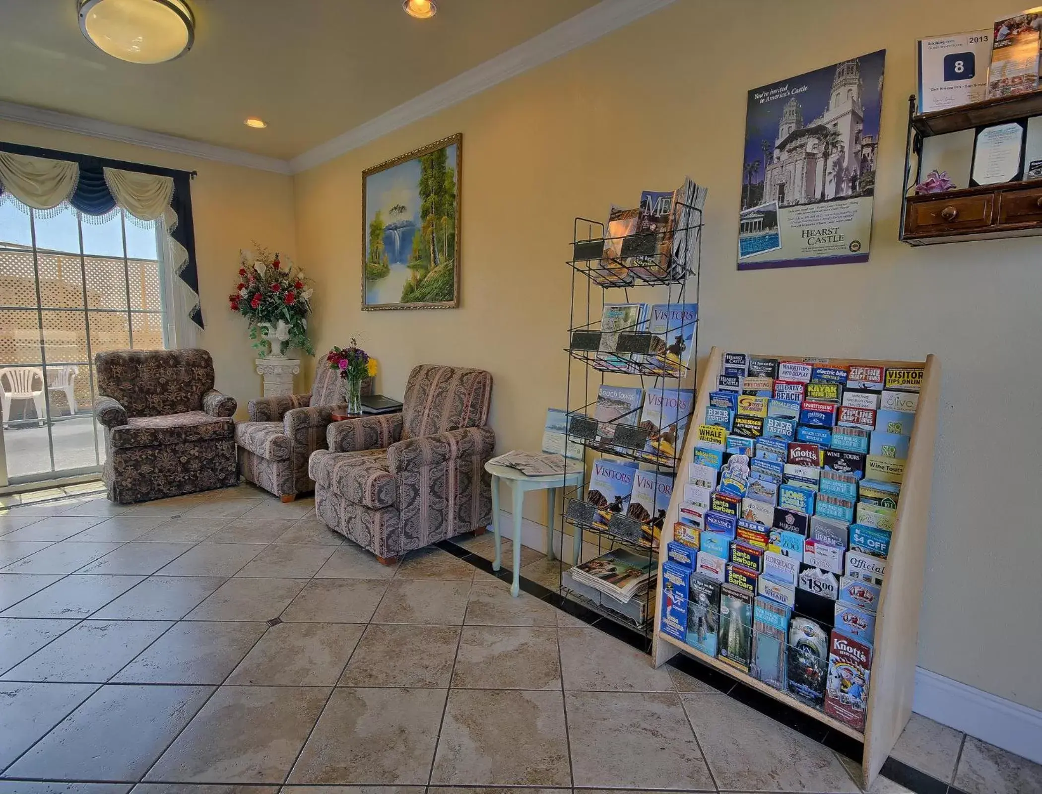 Lobby or reception, Lobby/Reception in Sea Breeze Inn - San Simeon