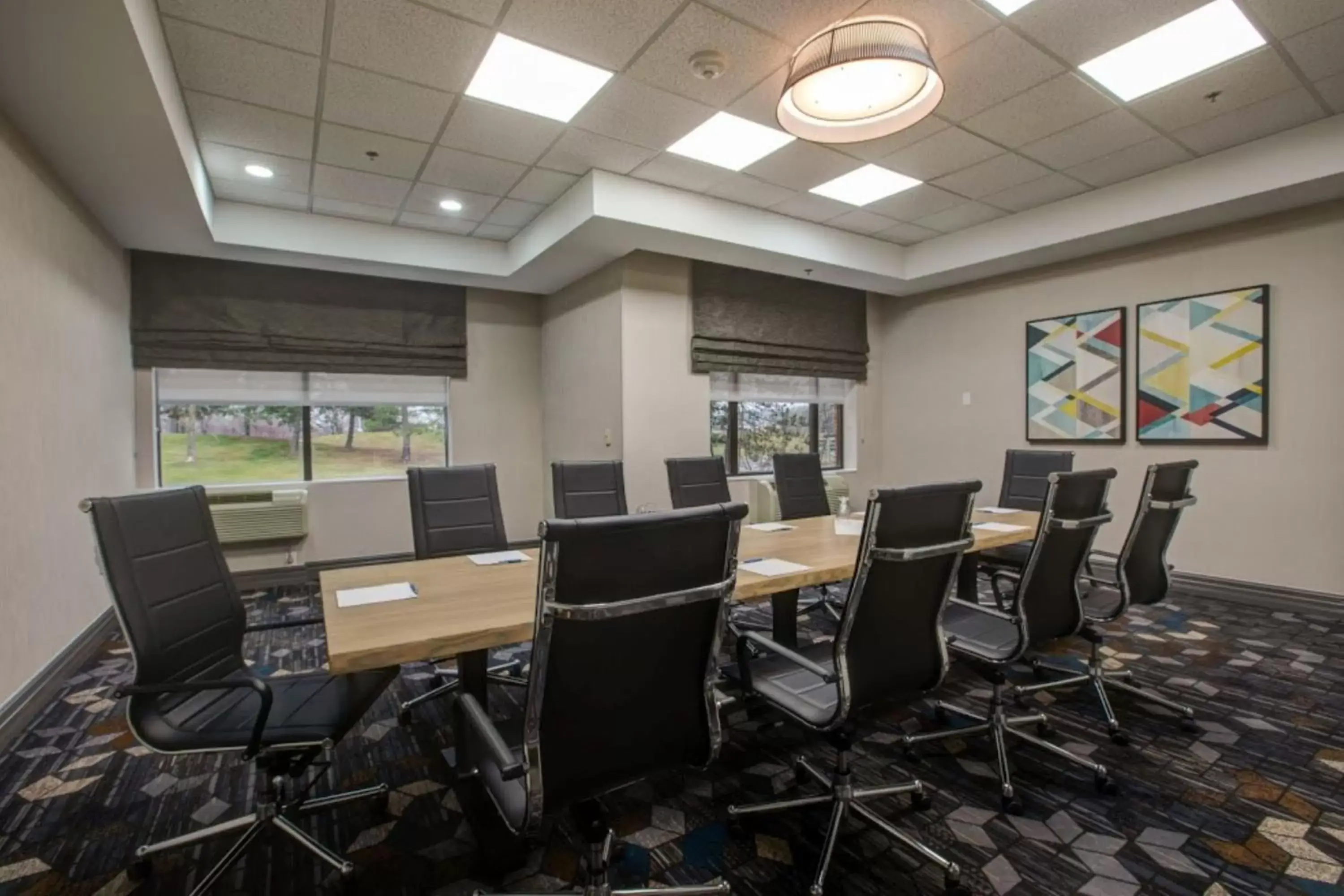 Meeting/conference room, Business Area/Conference Room in Four Points by Sheraton St. Catharines Niagara Suites