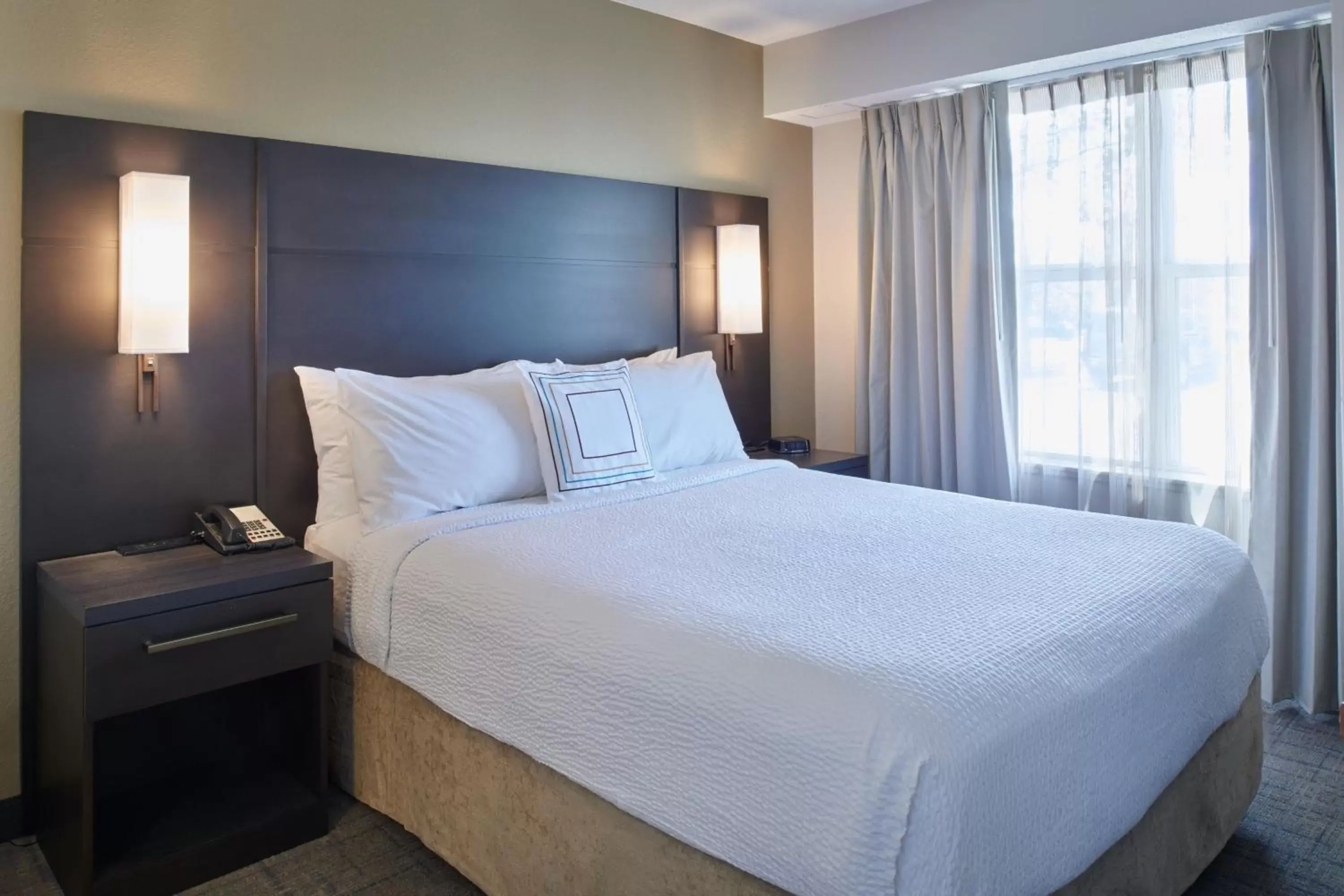 Bedroom, Bed in Residence Inn by Marriott Detroit / Novi