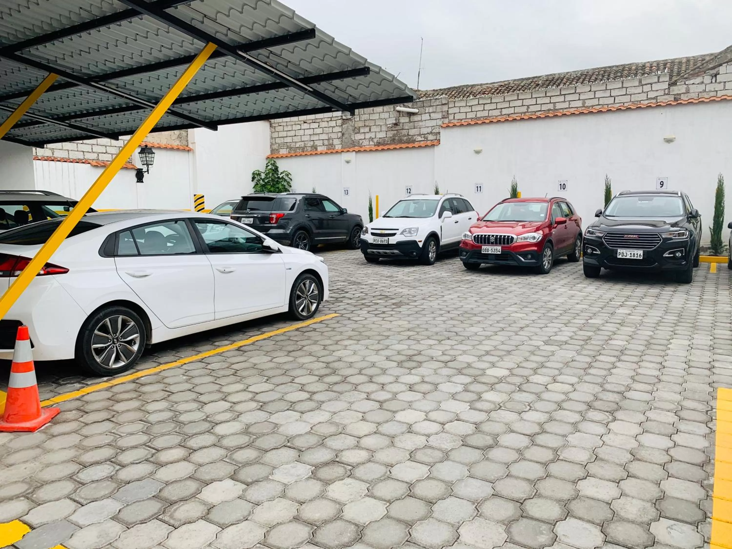 Parking in Hotel Endamo