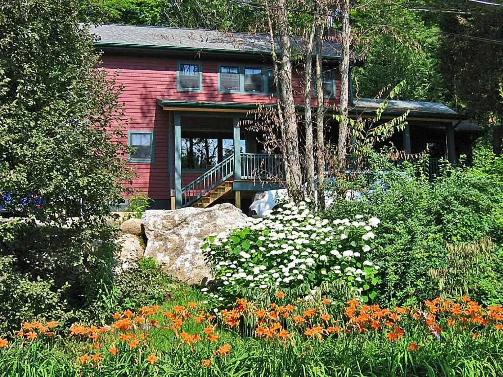 Property Building in Trails End Inn