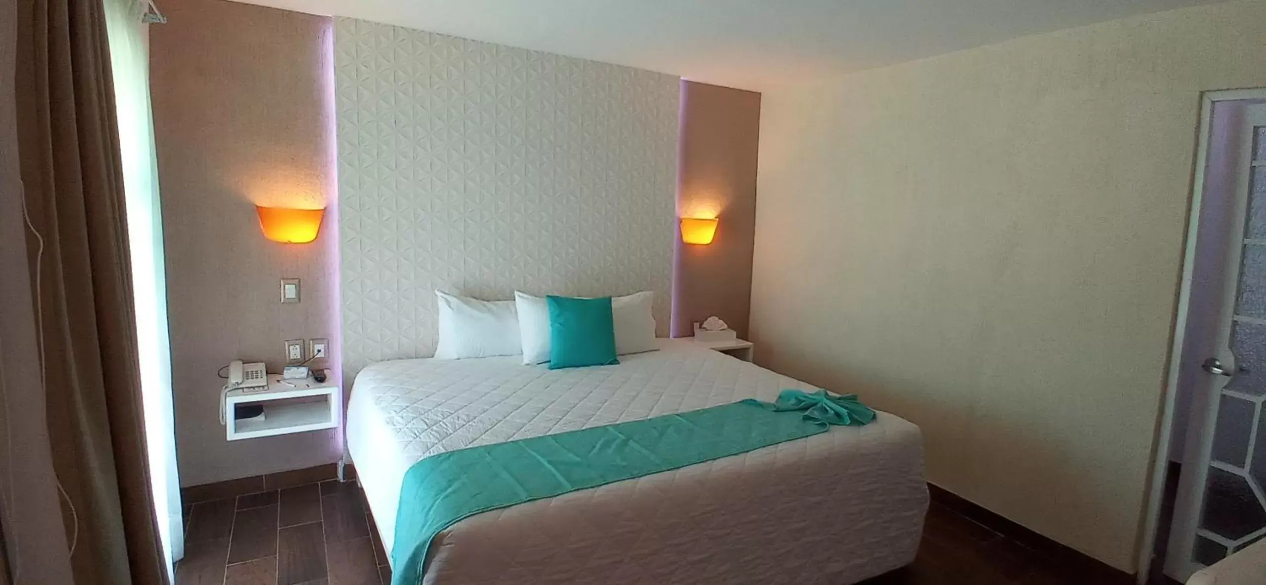 Executive Double Room in Hotel Medrano Temáticas and Business Rooms Aguascalientes