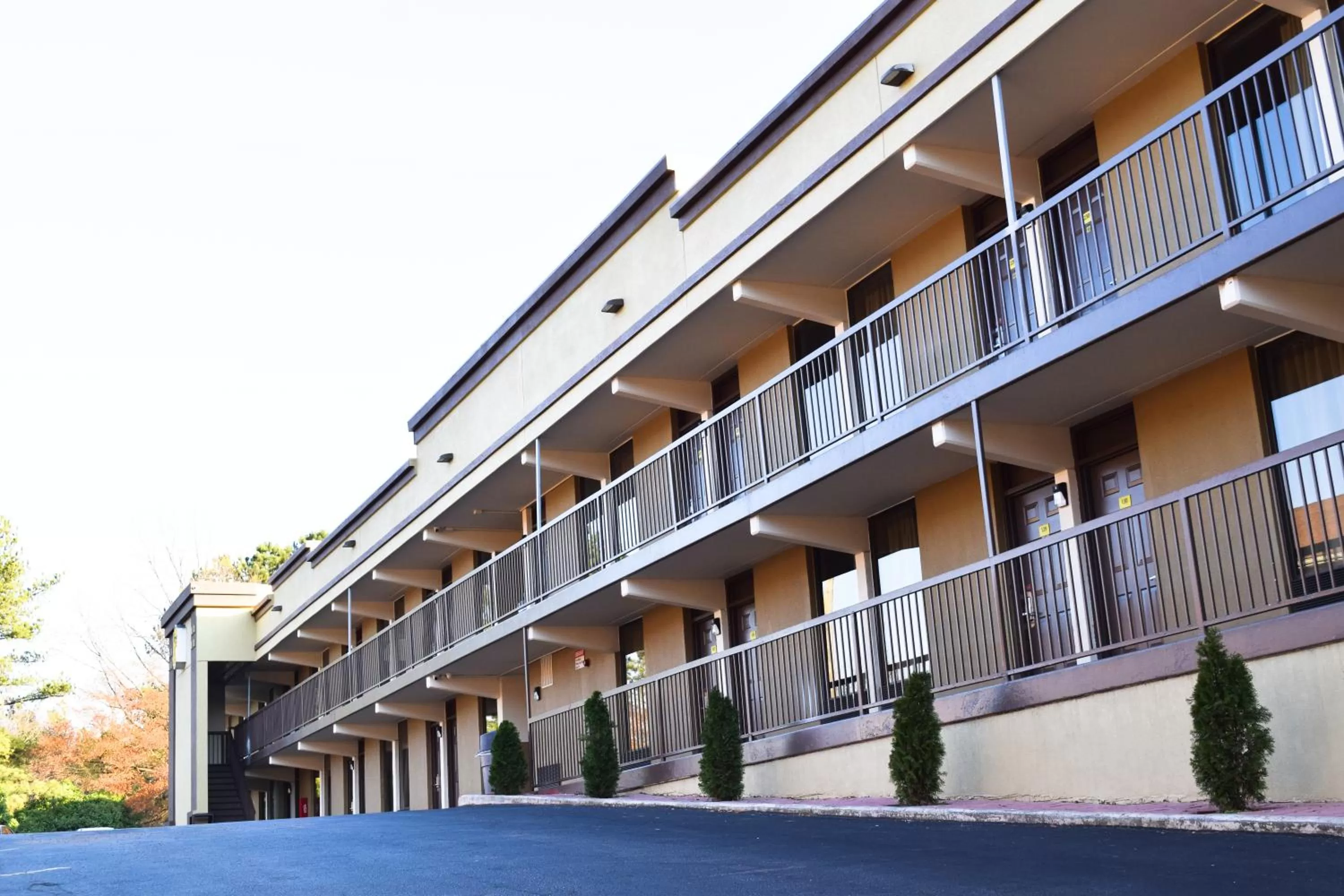 Property building in Super 8 Downtown Raleigh