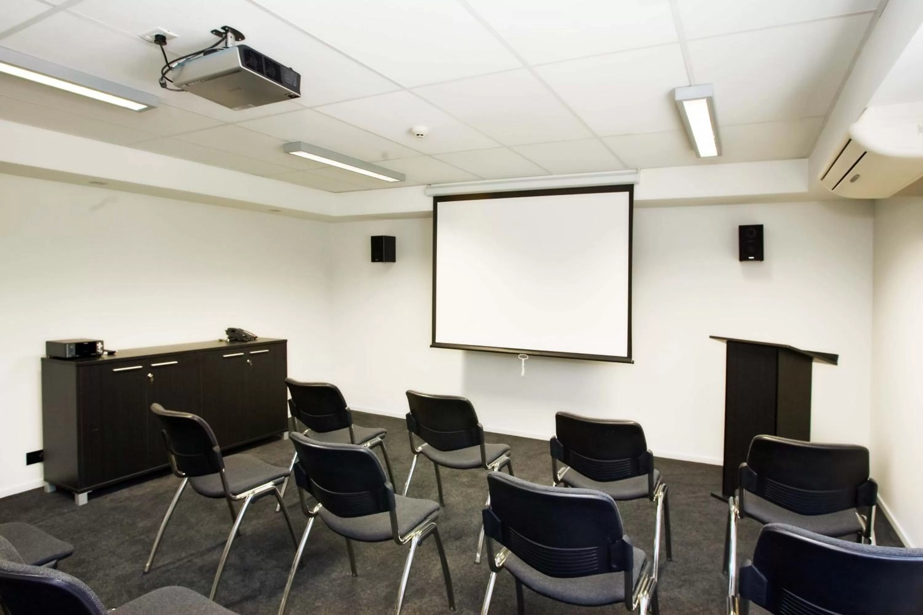 Business facilities in Carnmore Chateau Marlborough