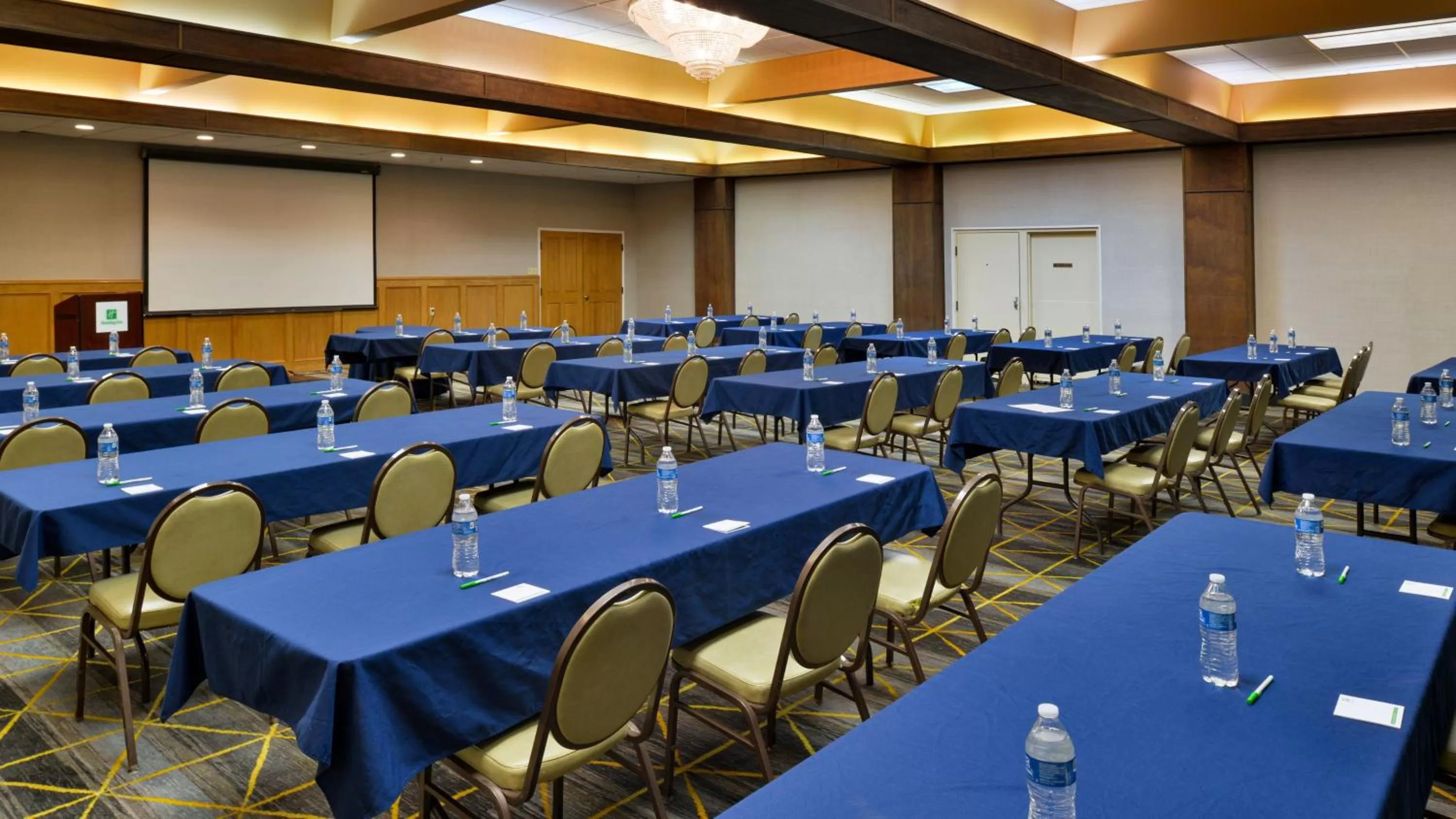 Meeting/conference room in Holiday Inn Great Falls-Convention Center by IHG