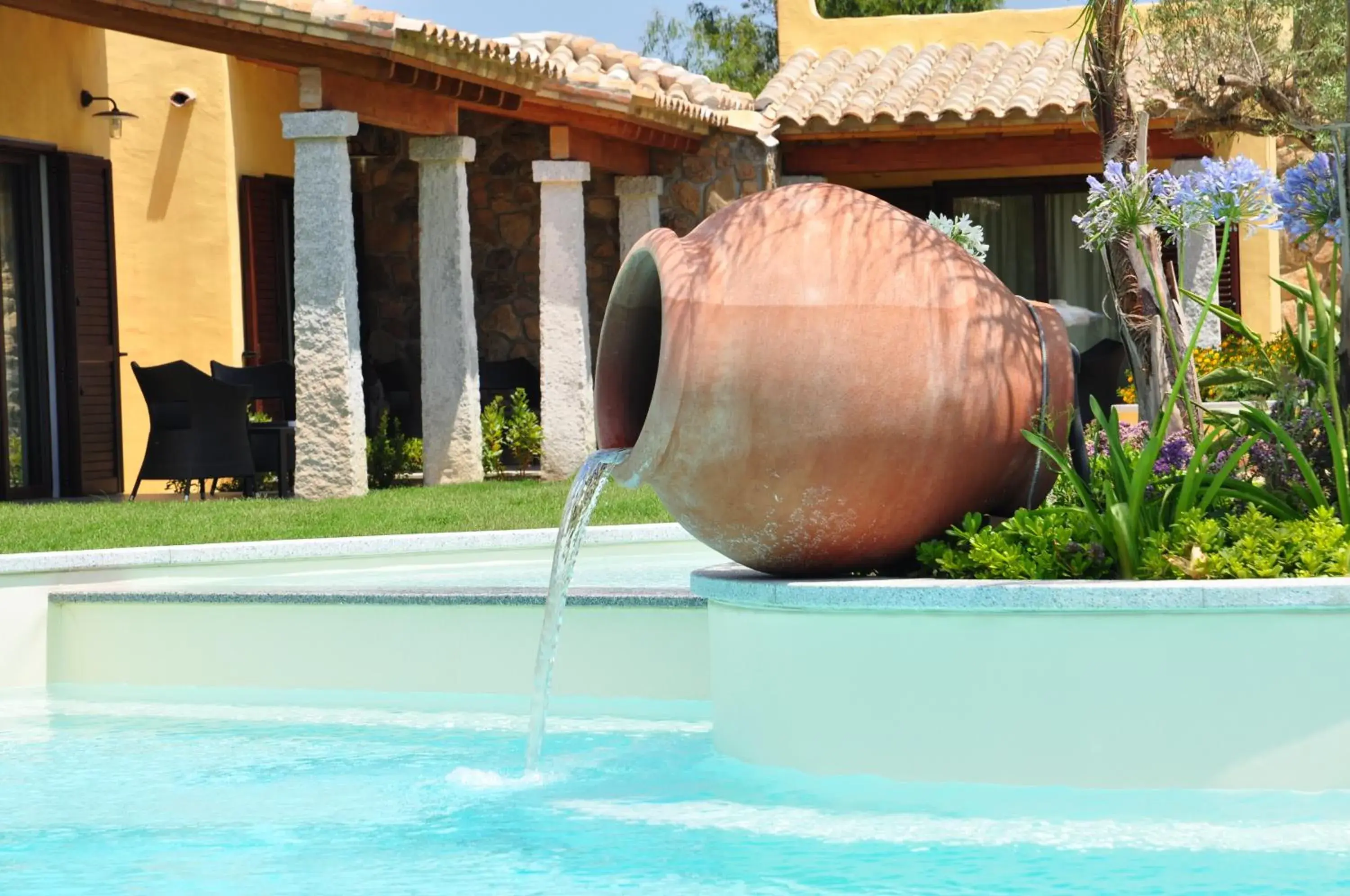 Swimming Pool in Le Anfore Hotel