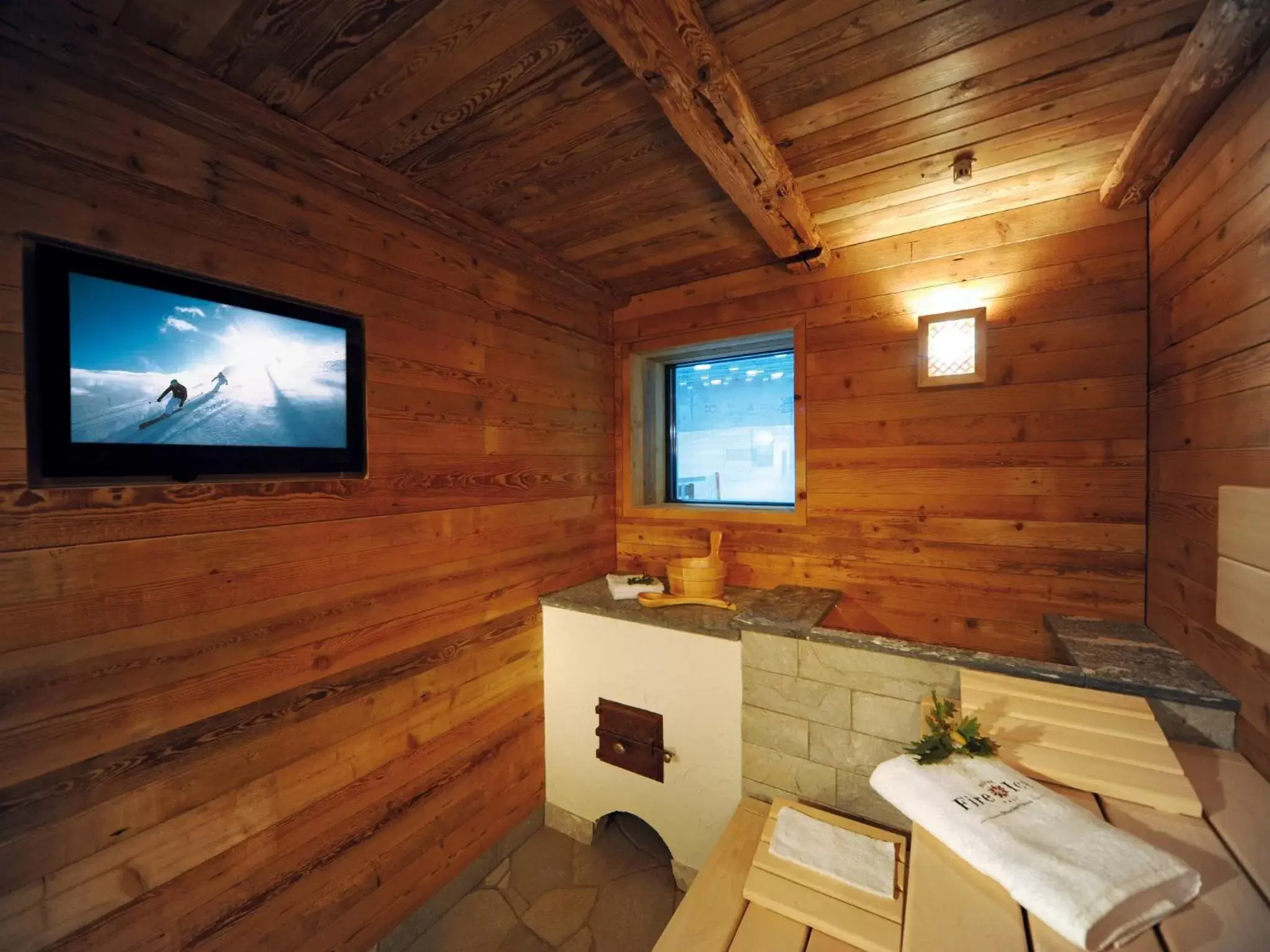 Sauna, Bathroom in Hotel Fire & Ice Düsseldorf/Neuss
