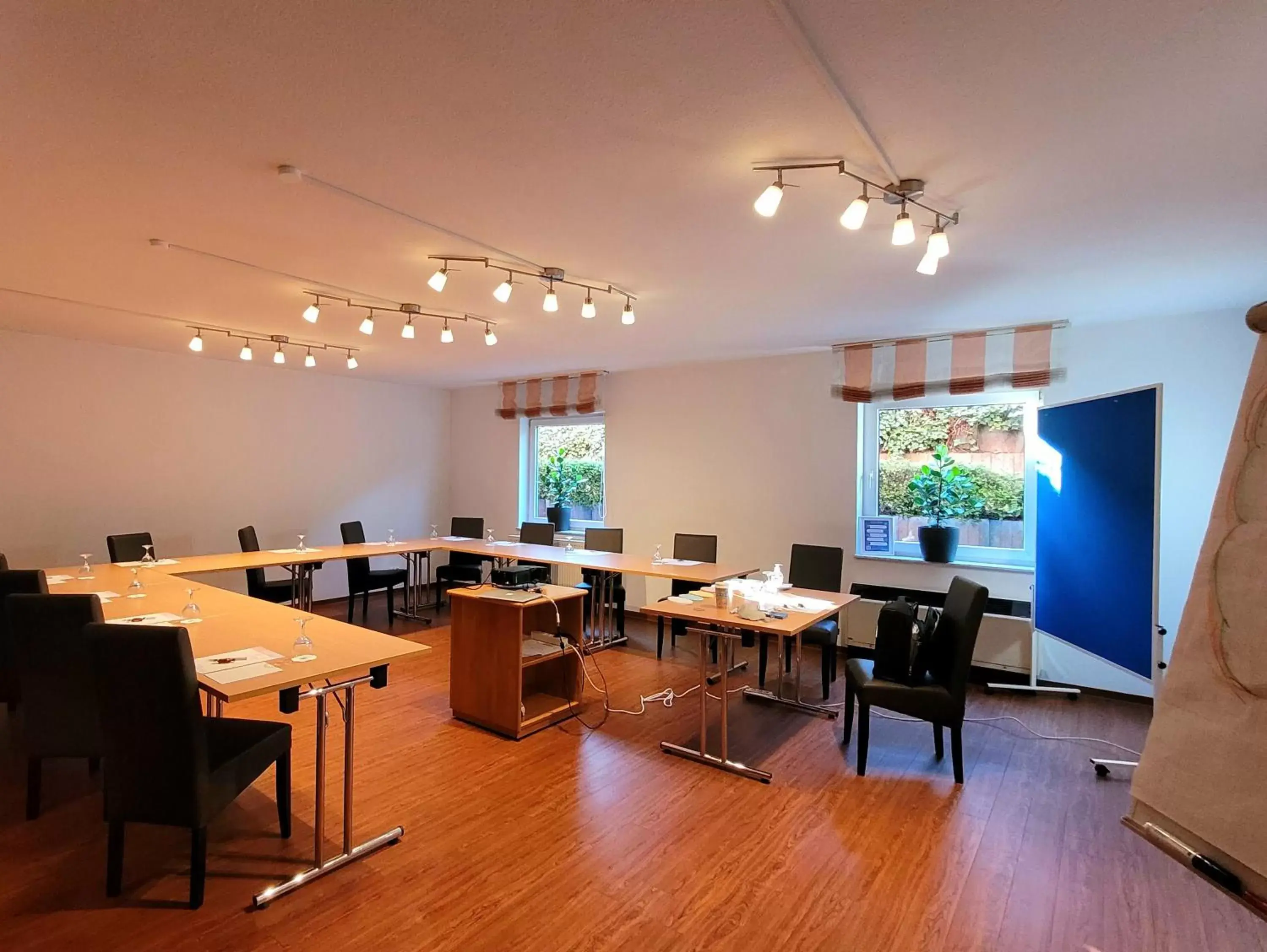Meeting/conference room, Restaurant/Places to Eat in Tulip Inn Frankfurt Airport