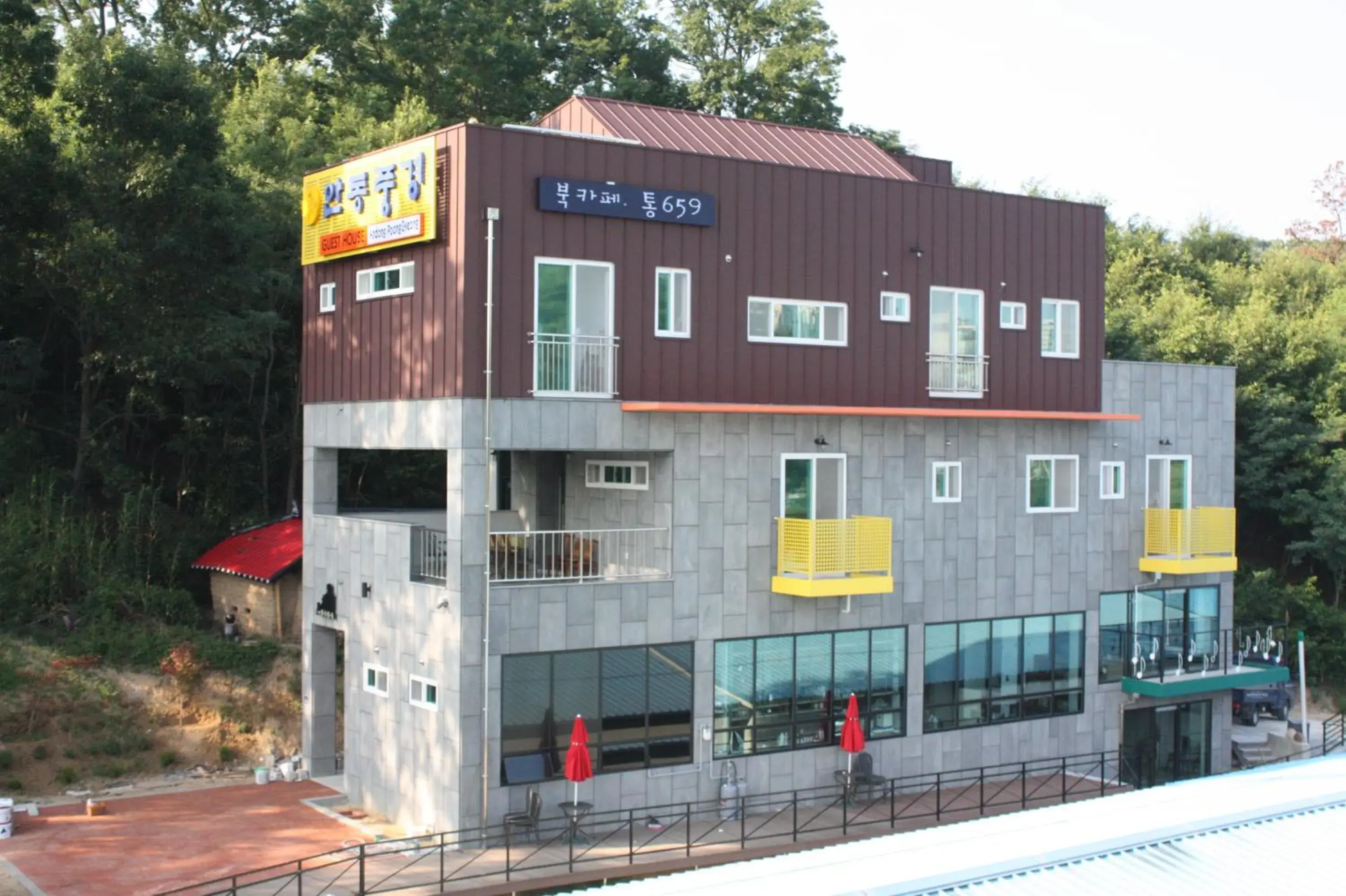 Property Building in Andong Poong-gyung HOSTEL n LIBRARY