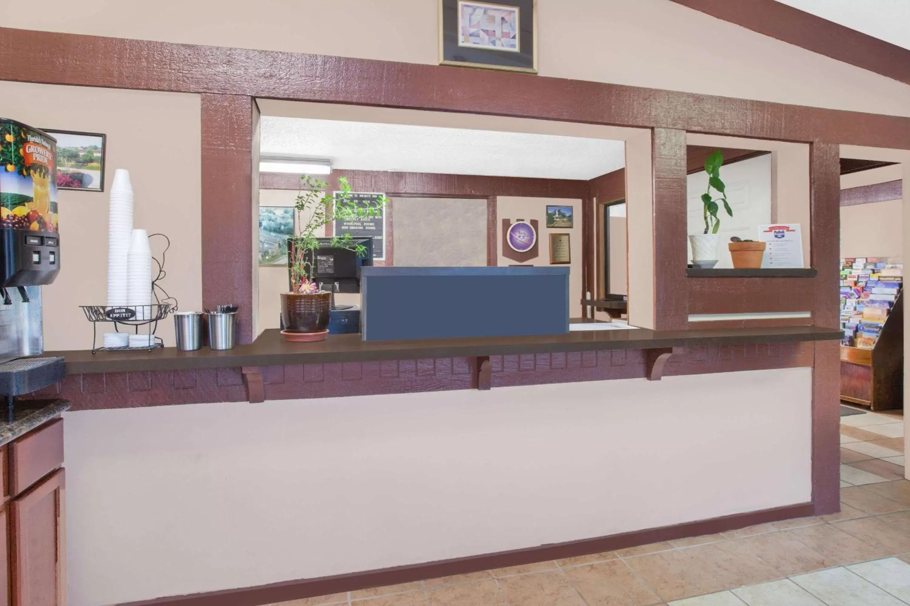 Lobby or reception in Knights Inn - Battle Creek Lobby or reception in Knights Inn - Battle Creek