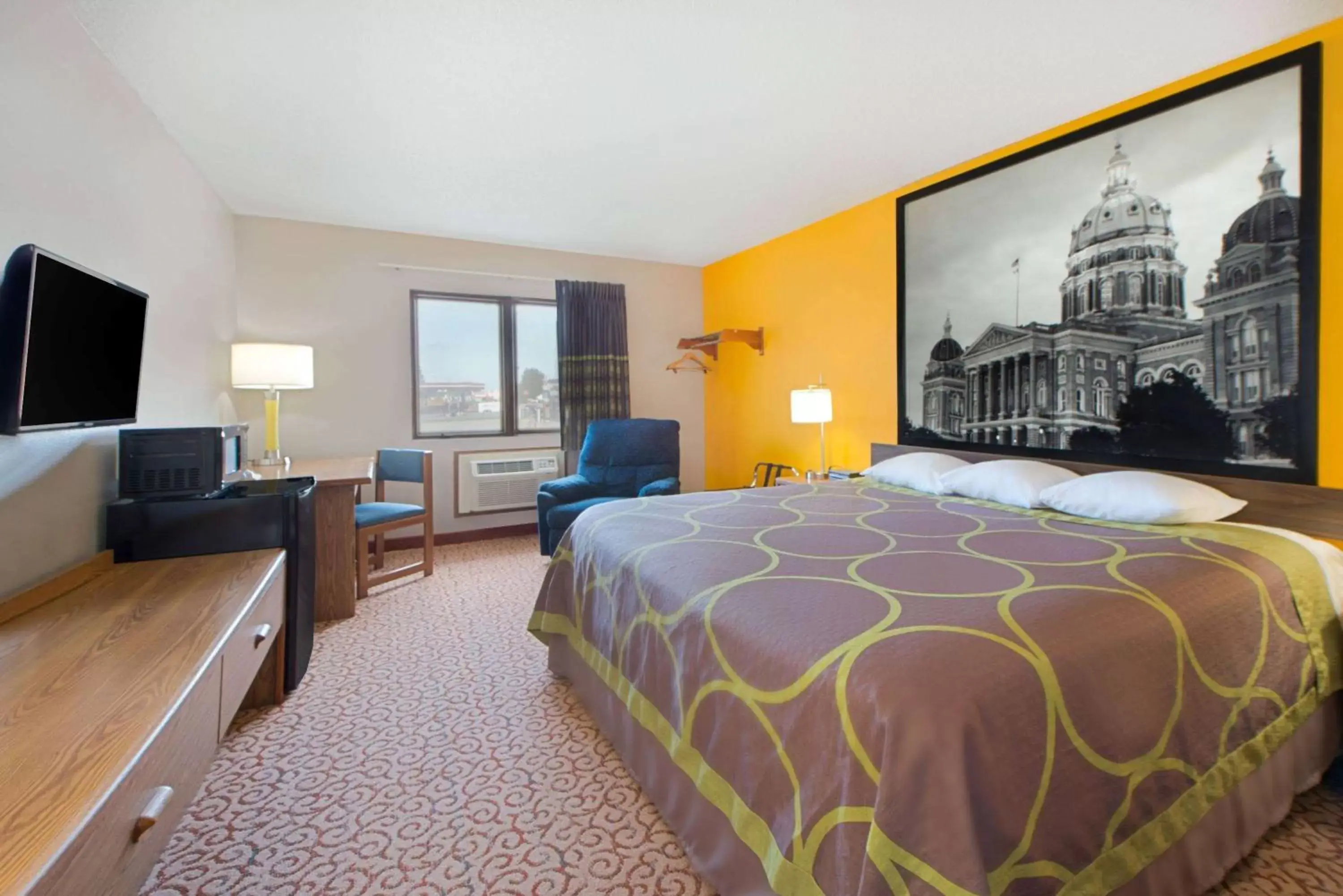 Photo of the whole room, Bed in Super 8 by Wyndham Pella Photo of the whole room, Bed in Super 8 by Wyndham Pella