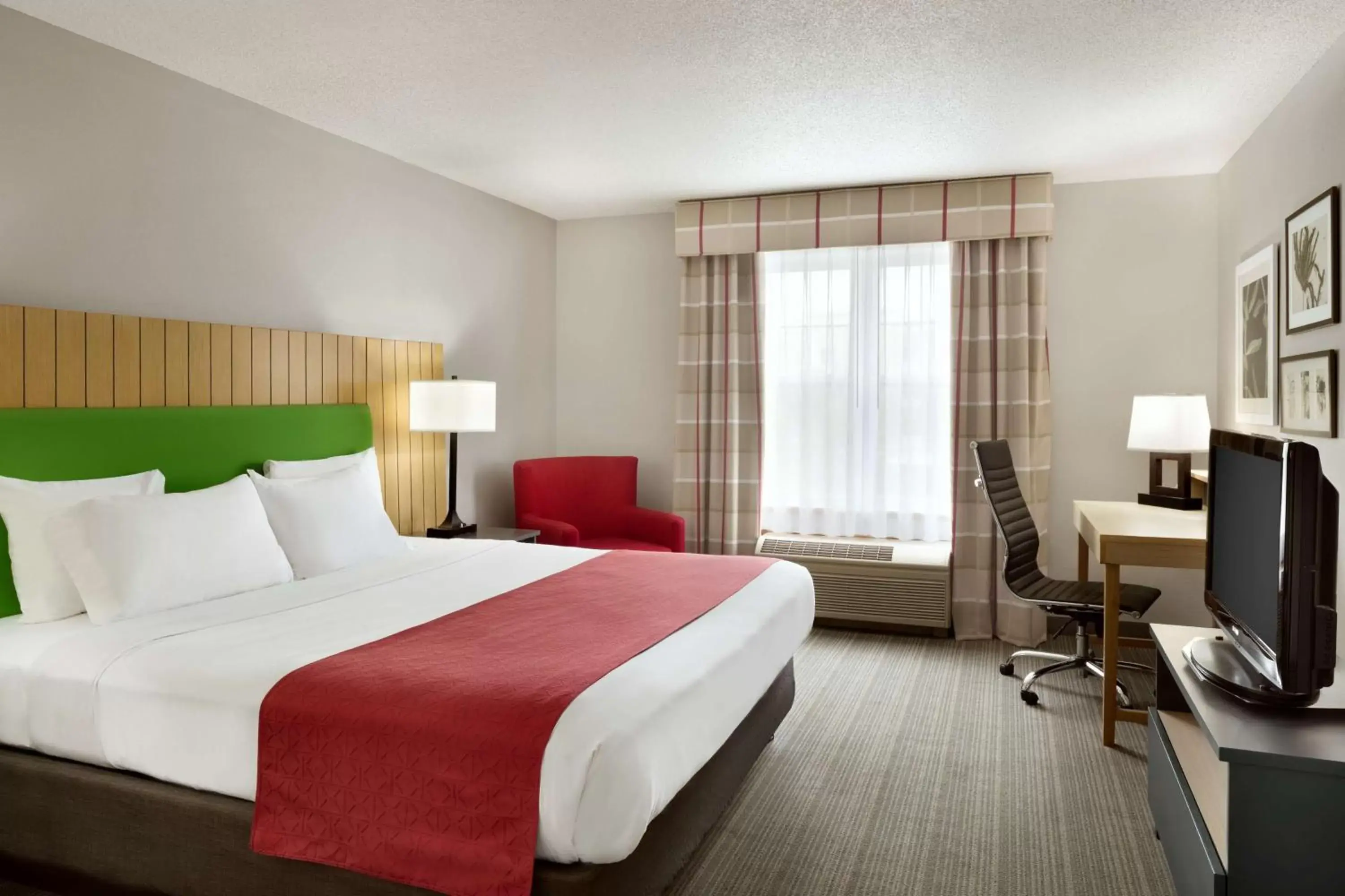 Photo of the whole room, Bed in Country Inn & Suites by Radisson, Louisville East, KY