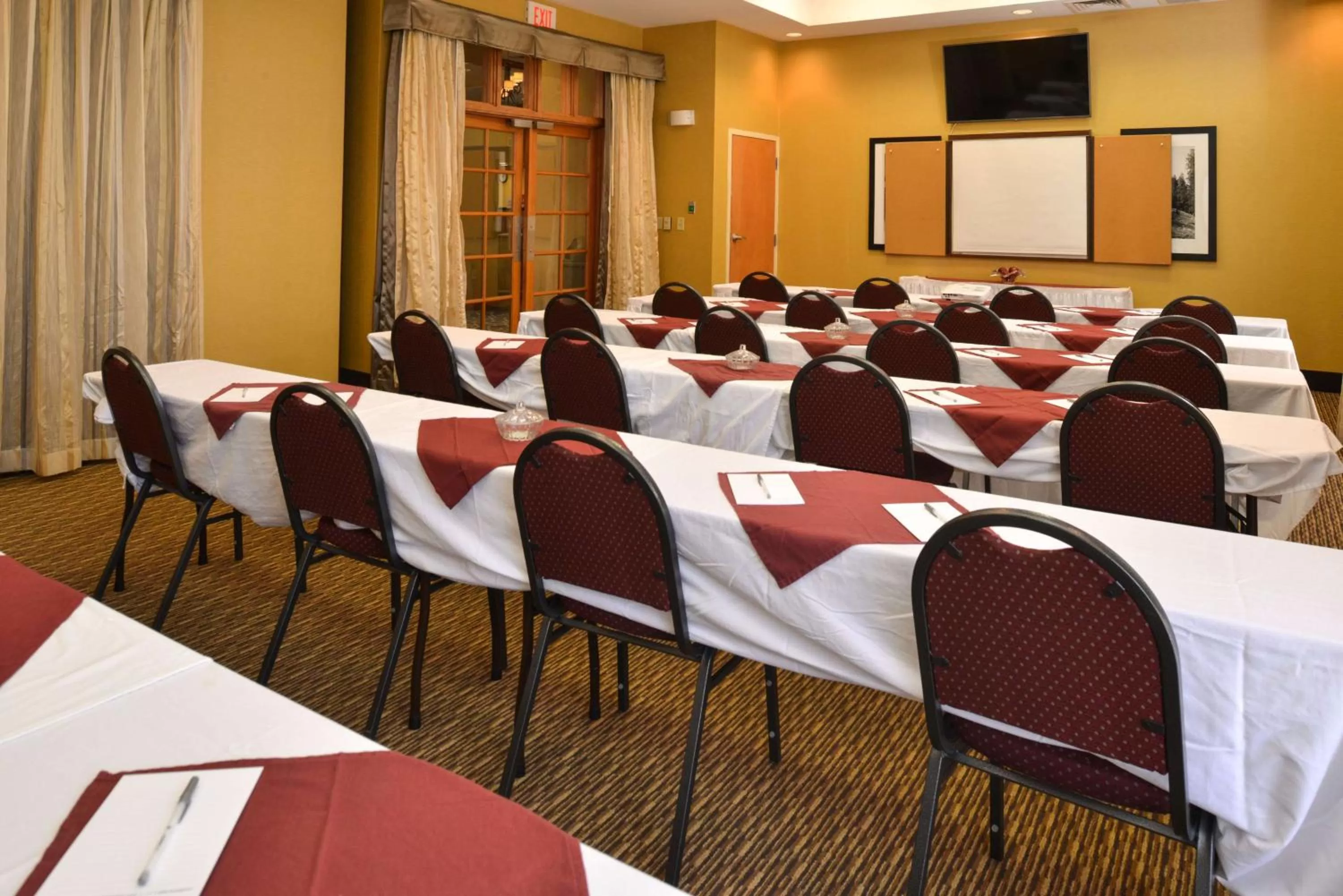 Meeting/conference room in Hampton Inn & Suites Pueblo-Southgate
