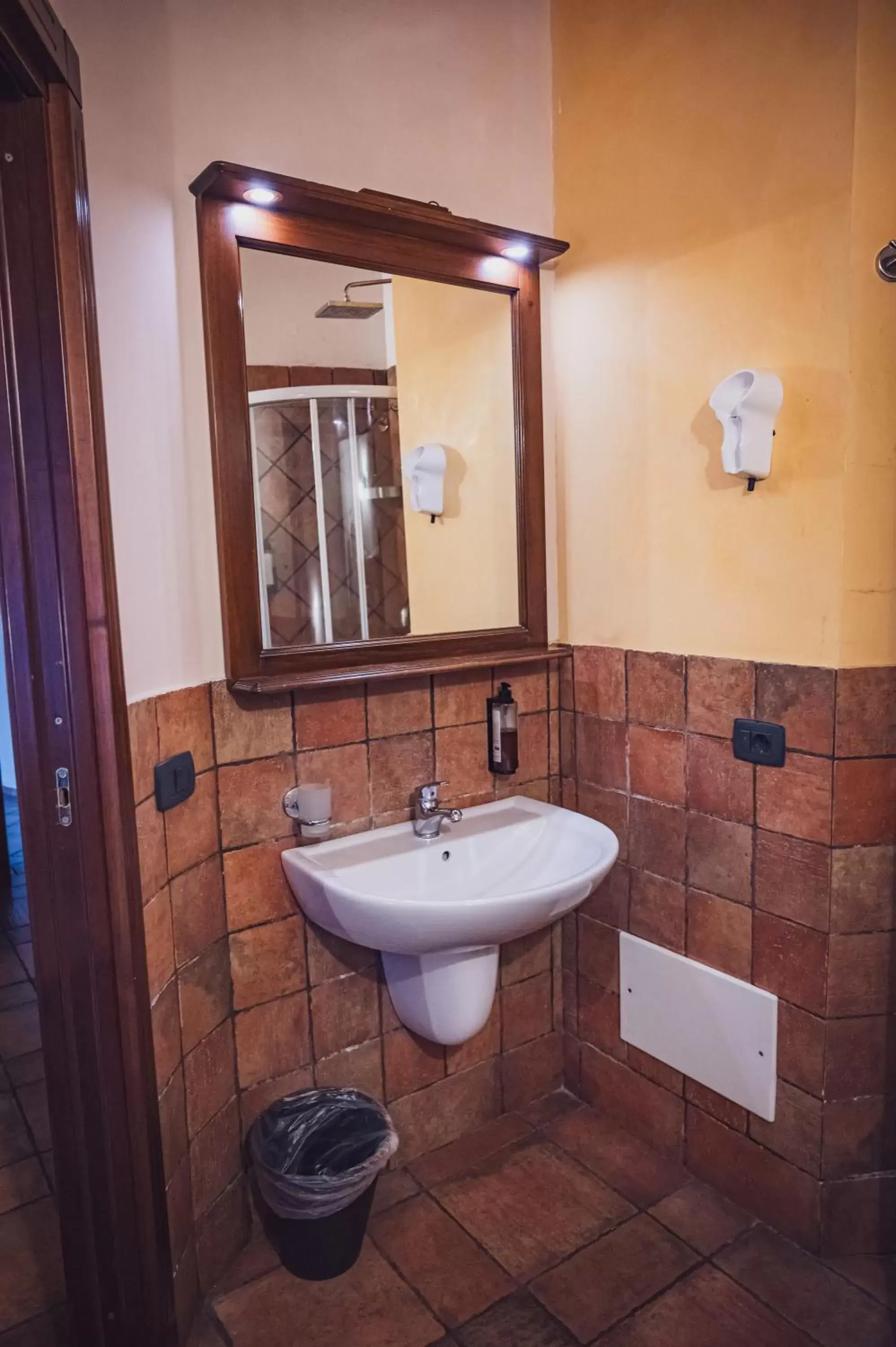 Shower, Bathroom in La Dimora del Faro