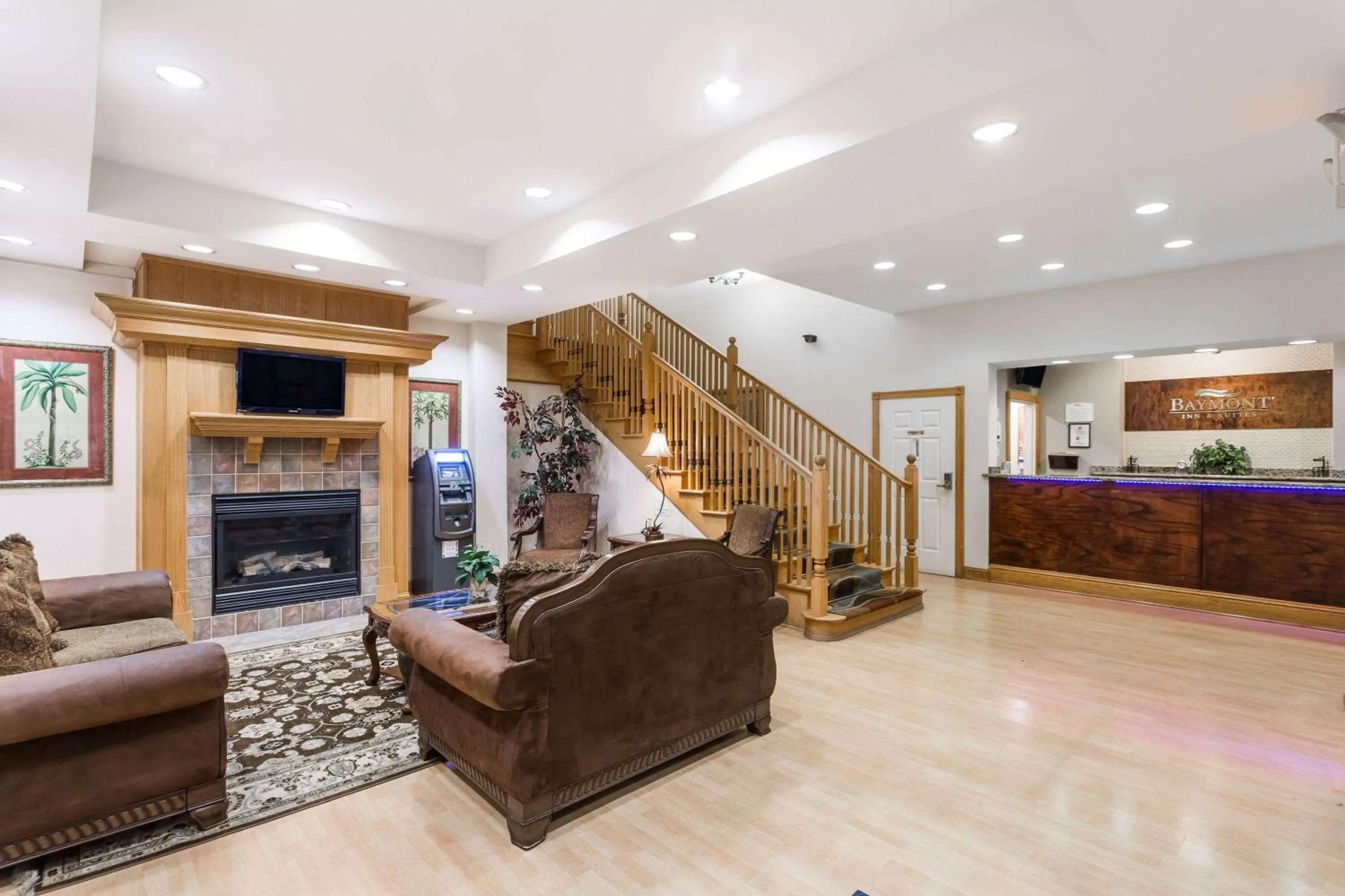 Lobby or reception in Baymont by Wyndham Fort Myers Airport