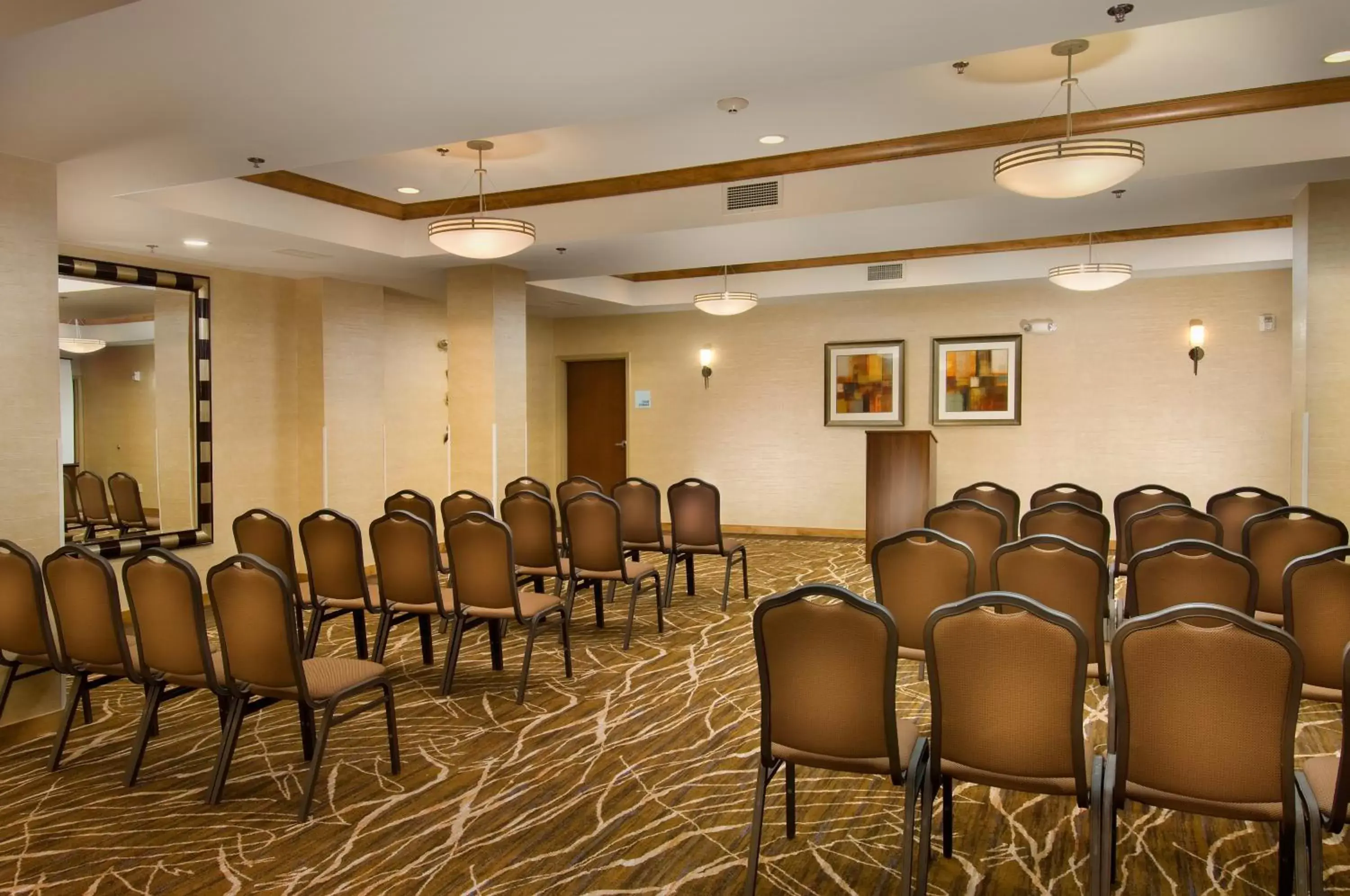 Meeting/conference room in Holiday Inn Express & Suites Alexandria - Fort Belvoir, an IHG Hotel