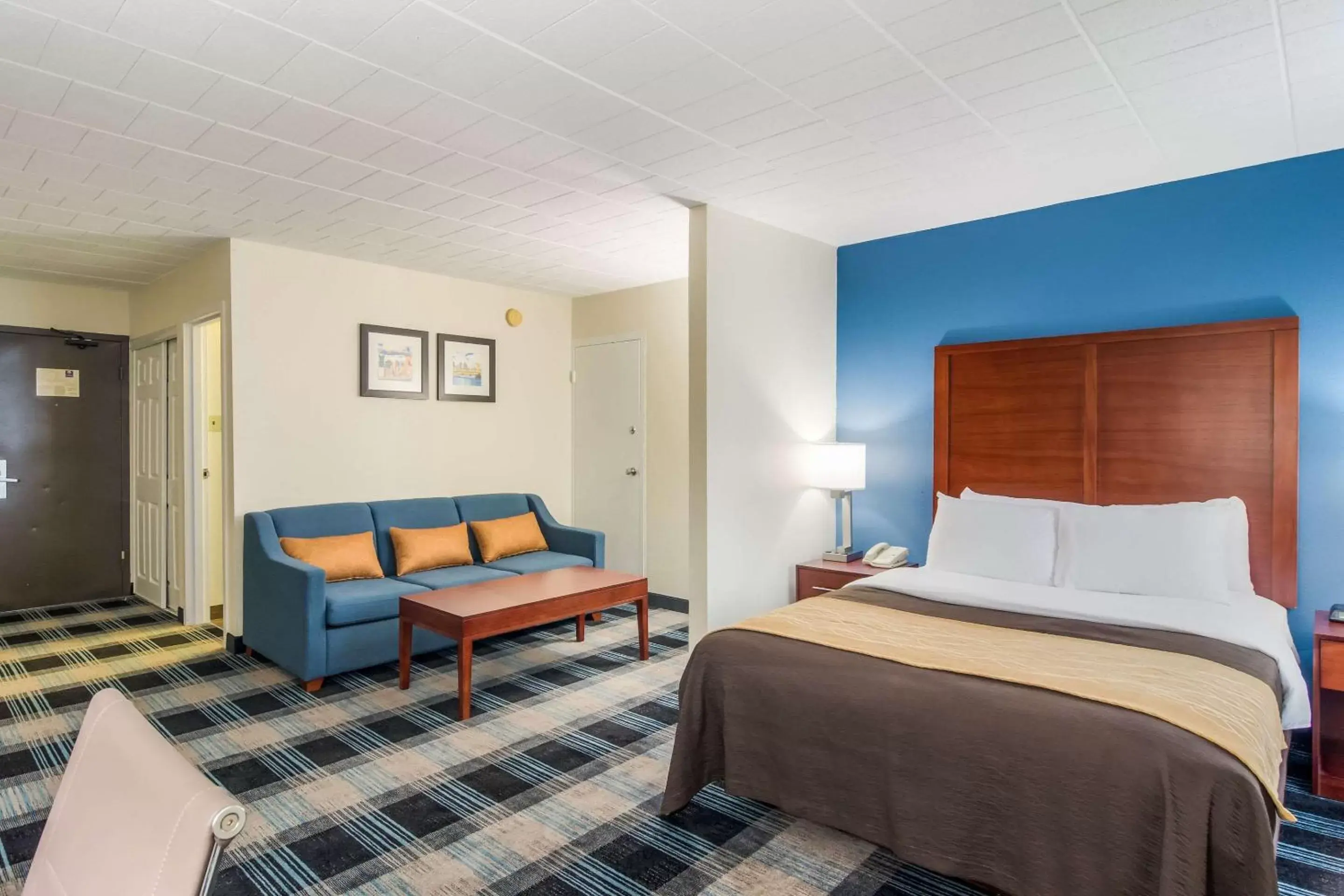 Photo of the whole room in Comfort Inn and Suites Pittsburgh