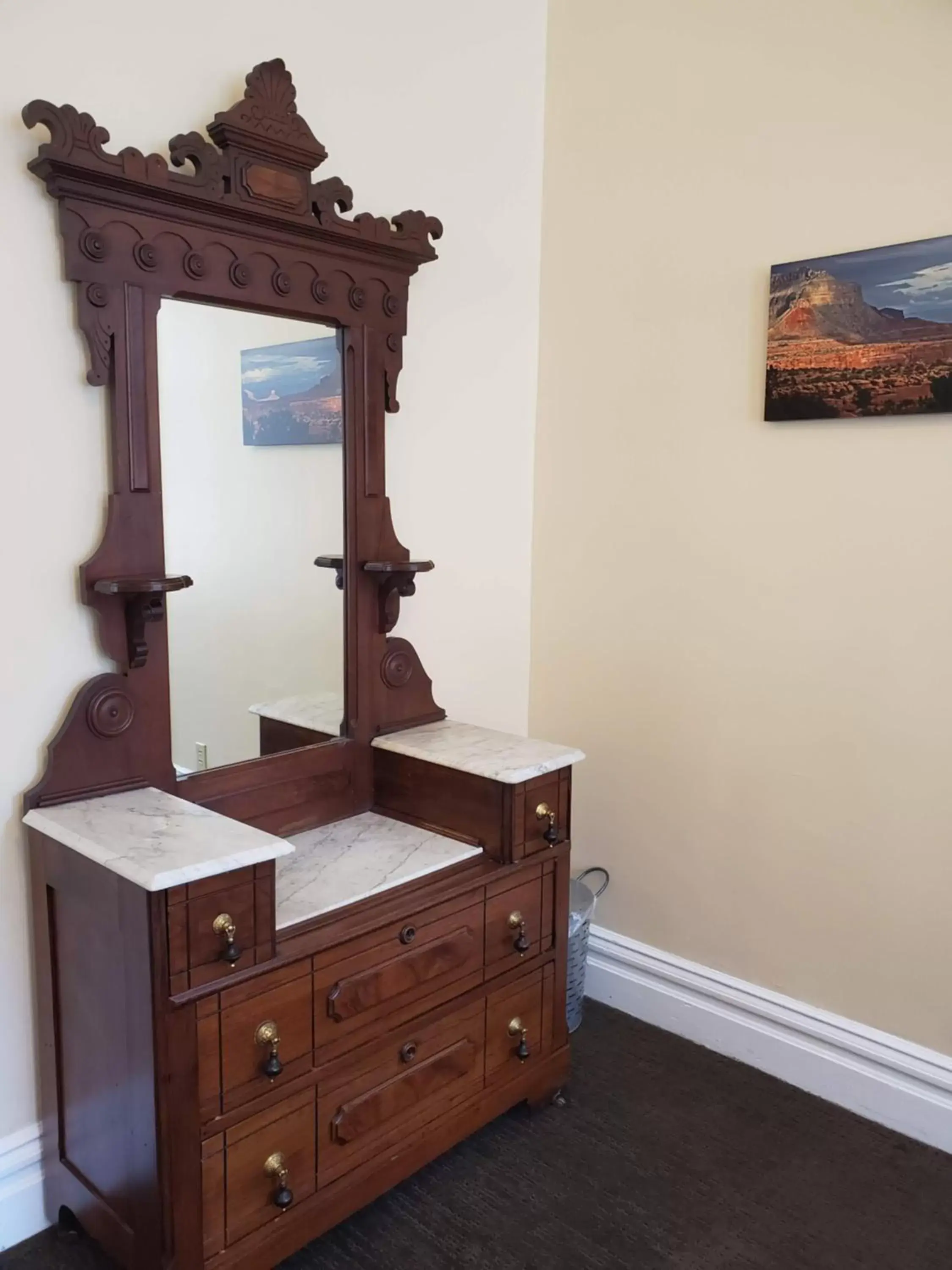 Bedroom in Hotel Ouray - for 12 years old and over