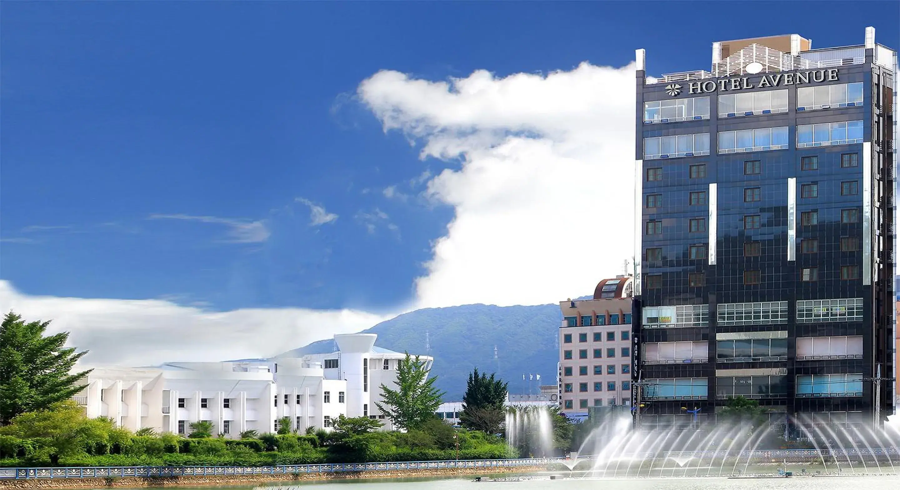 Property building in Hotel Avenue Property building in Hotel Avenue