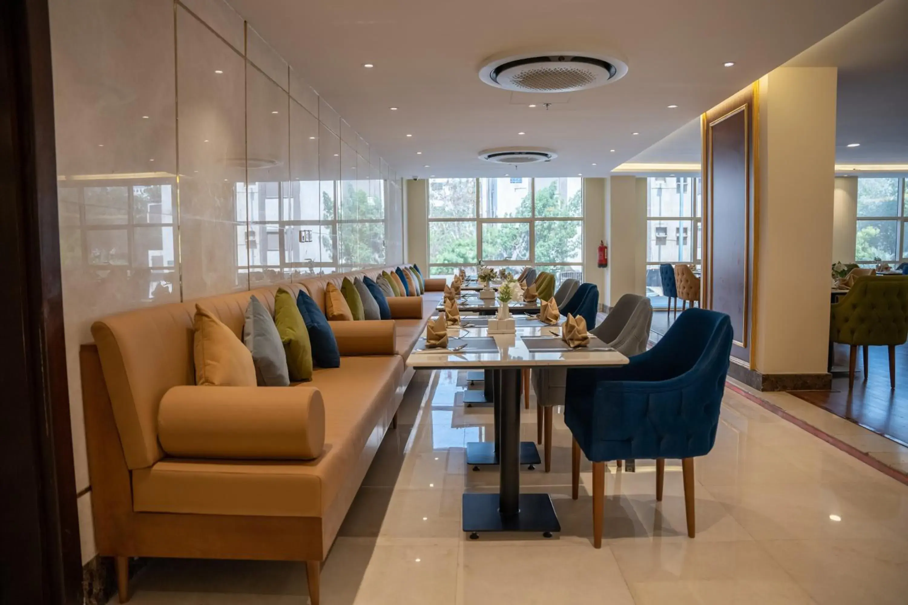 Restaurant/places to eat in Rosemond Al Hamra Restaurant/places to eat in Rosemond Al Hamra