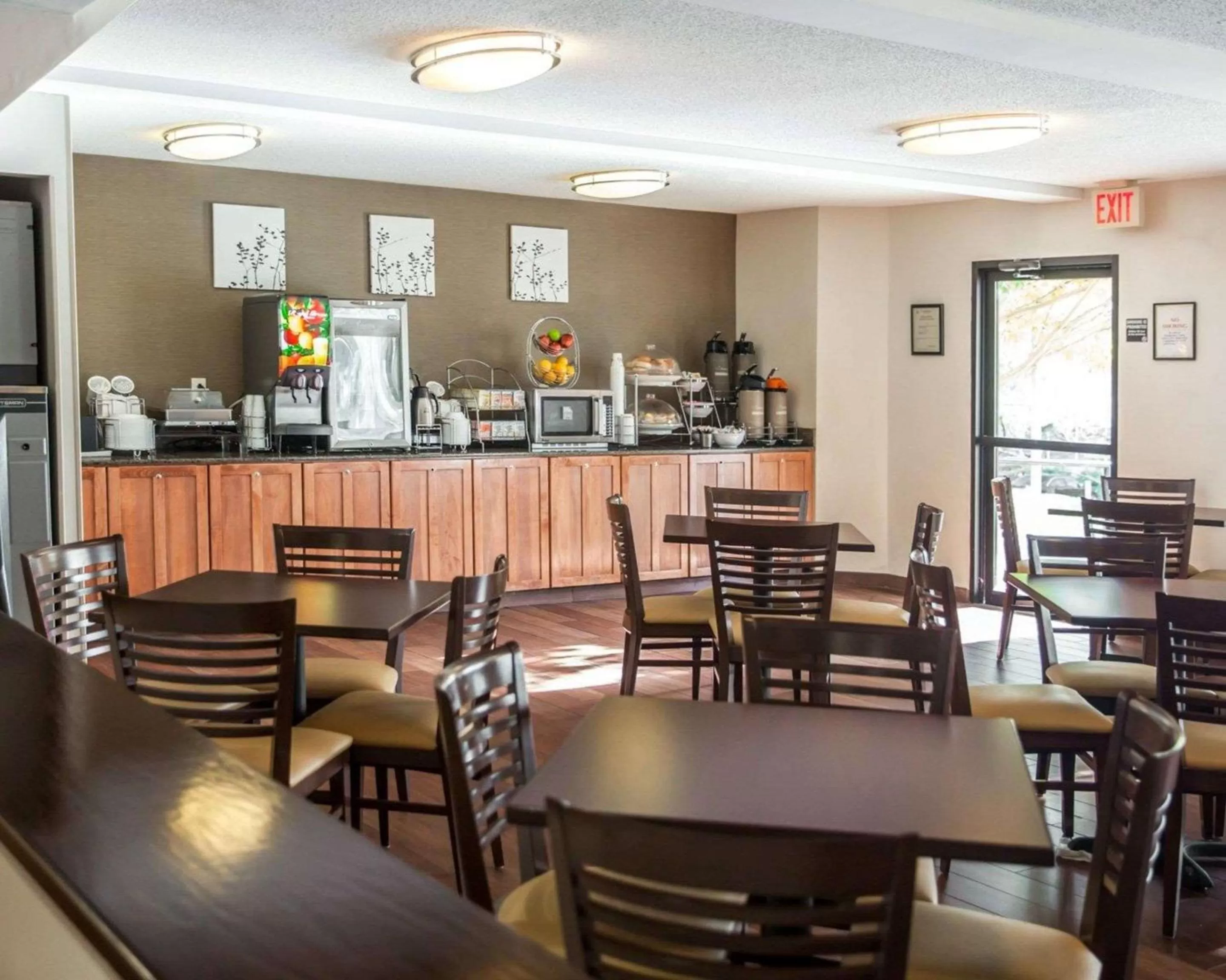 Restaurant/places to eat in Sleep Inn Rockville